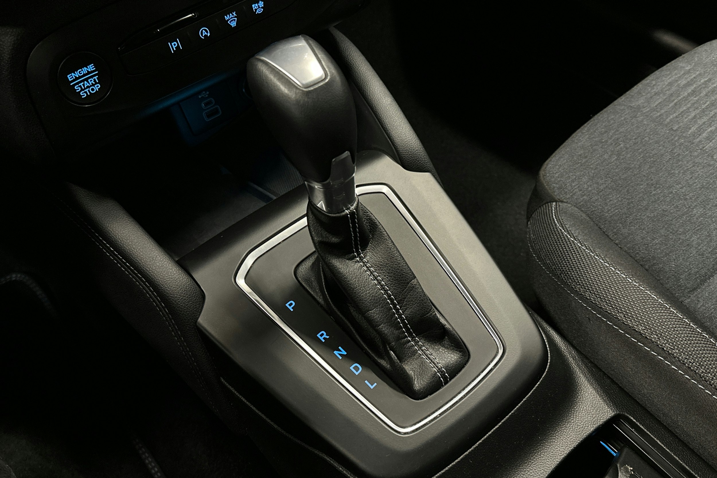 harmaa Ford Focus 2024 kuva 33.