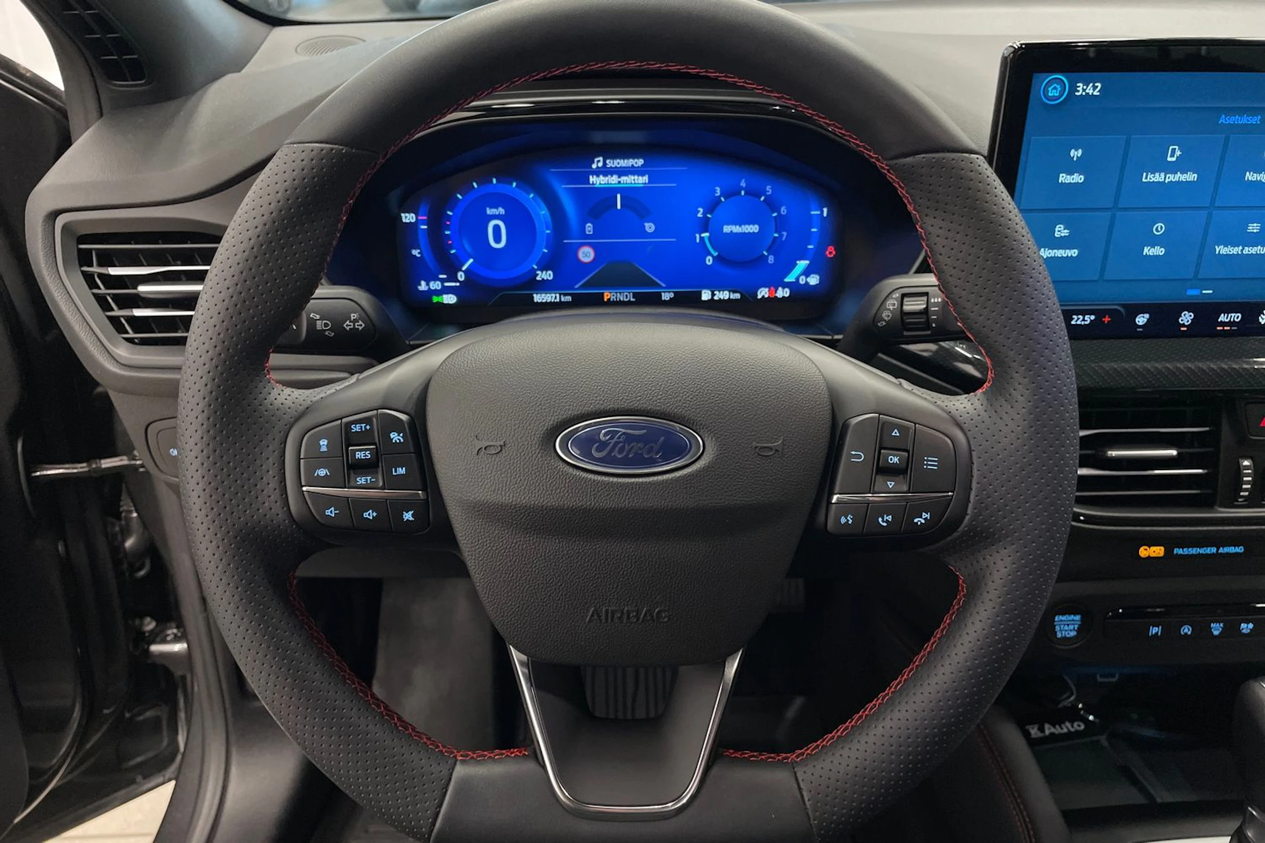 Harmaa Ford FOCUS 2024 kuva 12.
