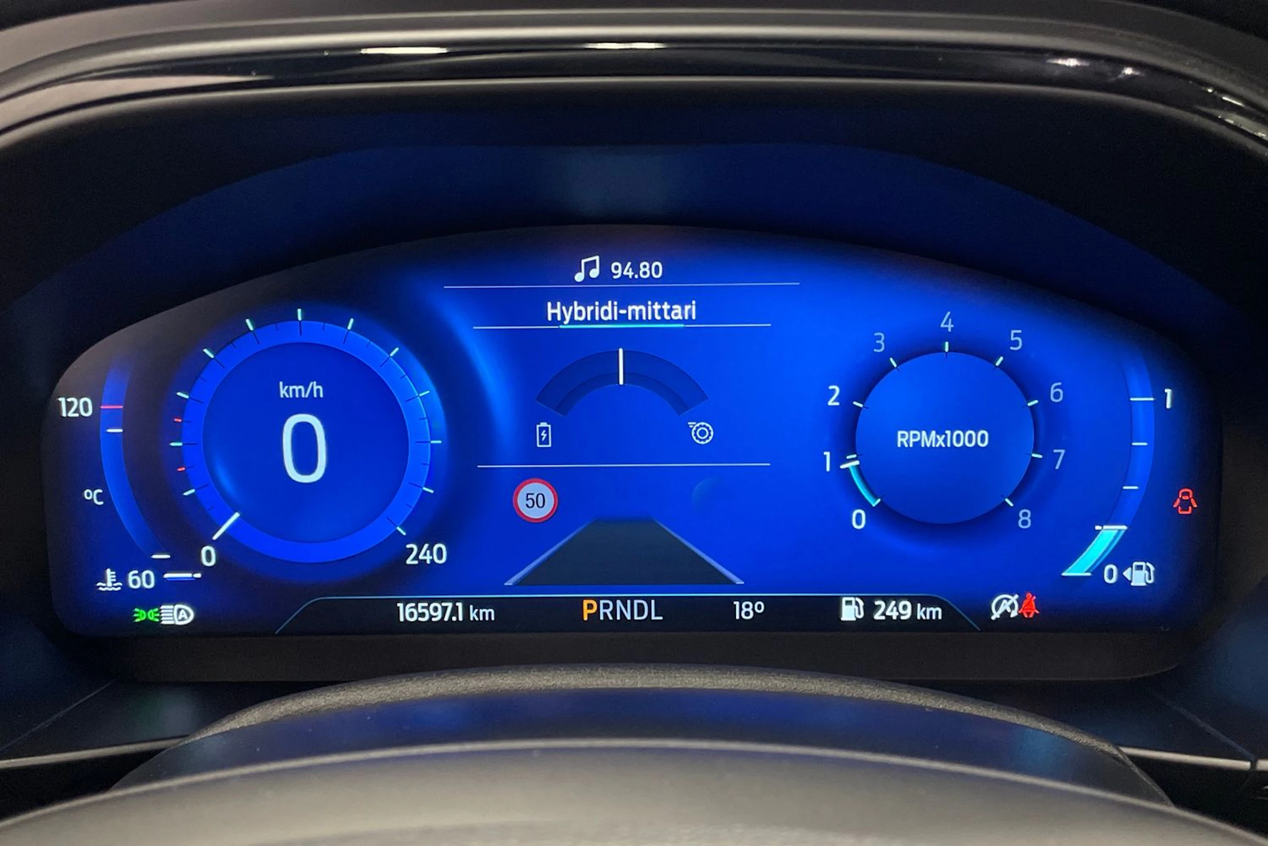 Harmaa Ford FOCUS 2024 kuva 15.