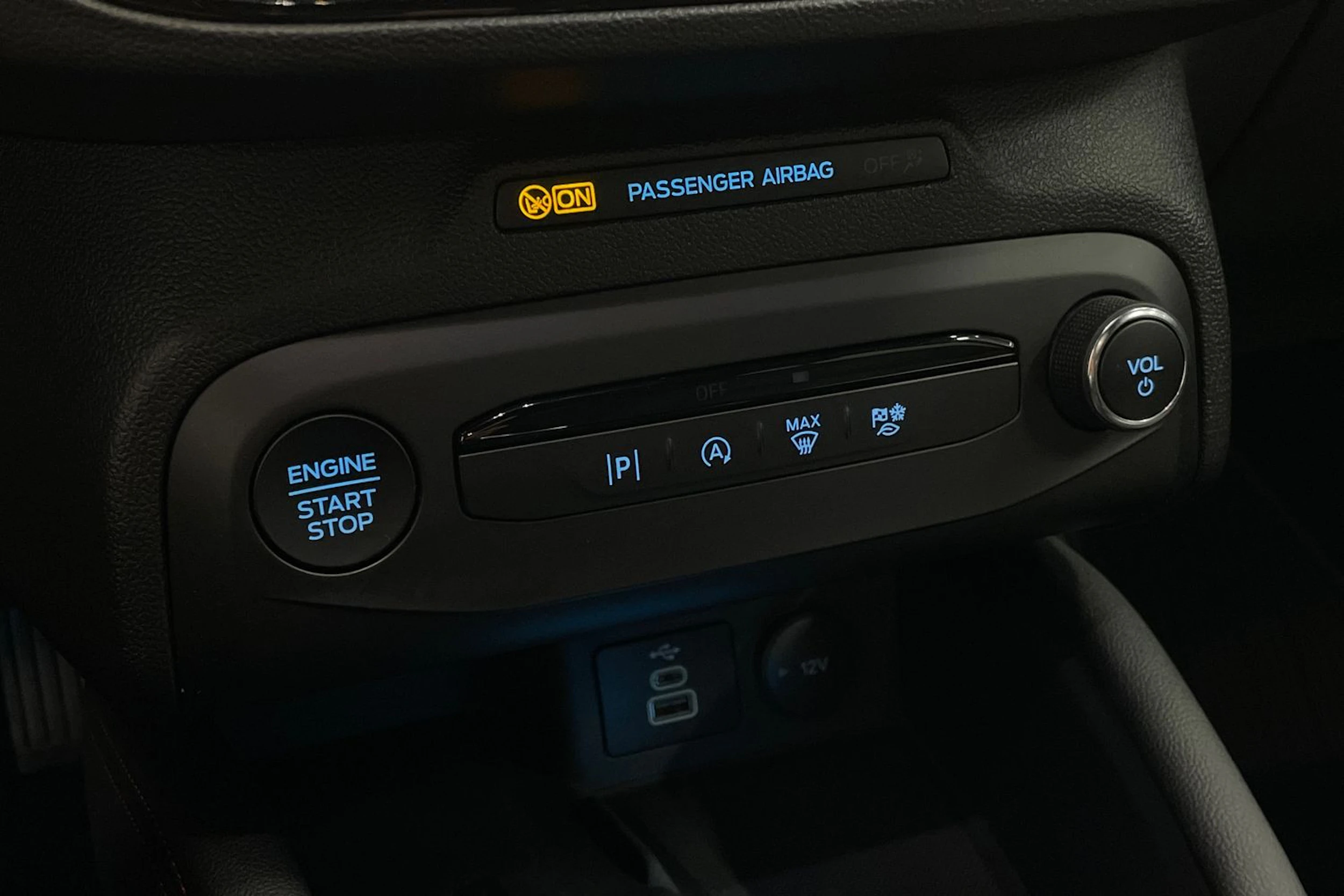 Harmaa Ford FOCUS 2024 kuva 17.