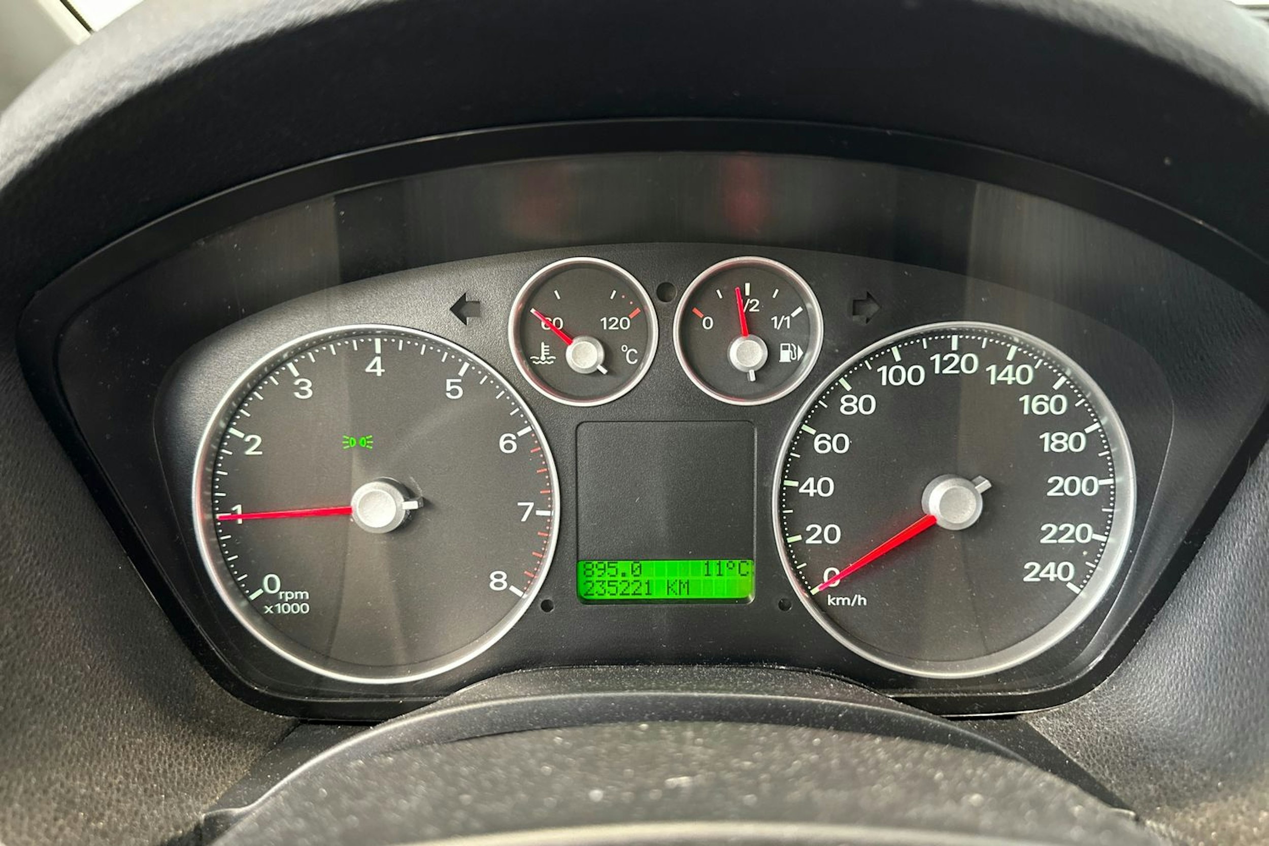 Punainen Ford Focus C-Max 2004 kuva 14.