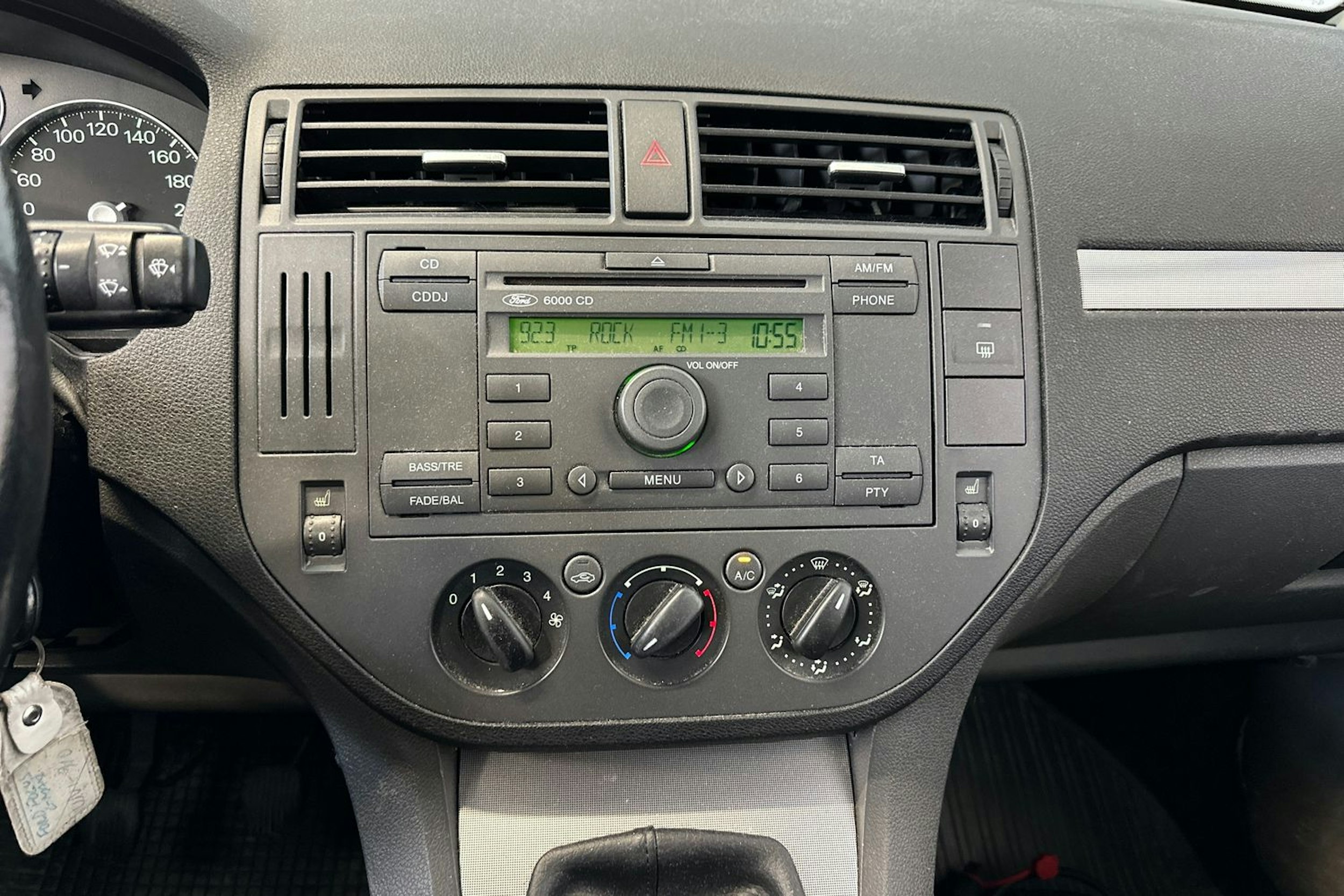 Punainen Ford Focus C-Max 2004 kuva 15.