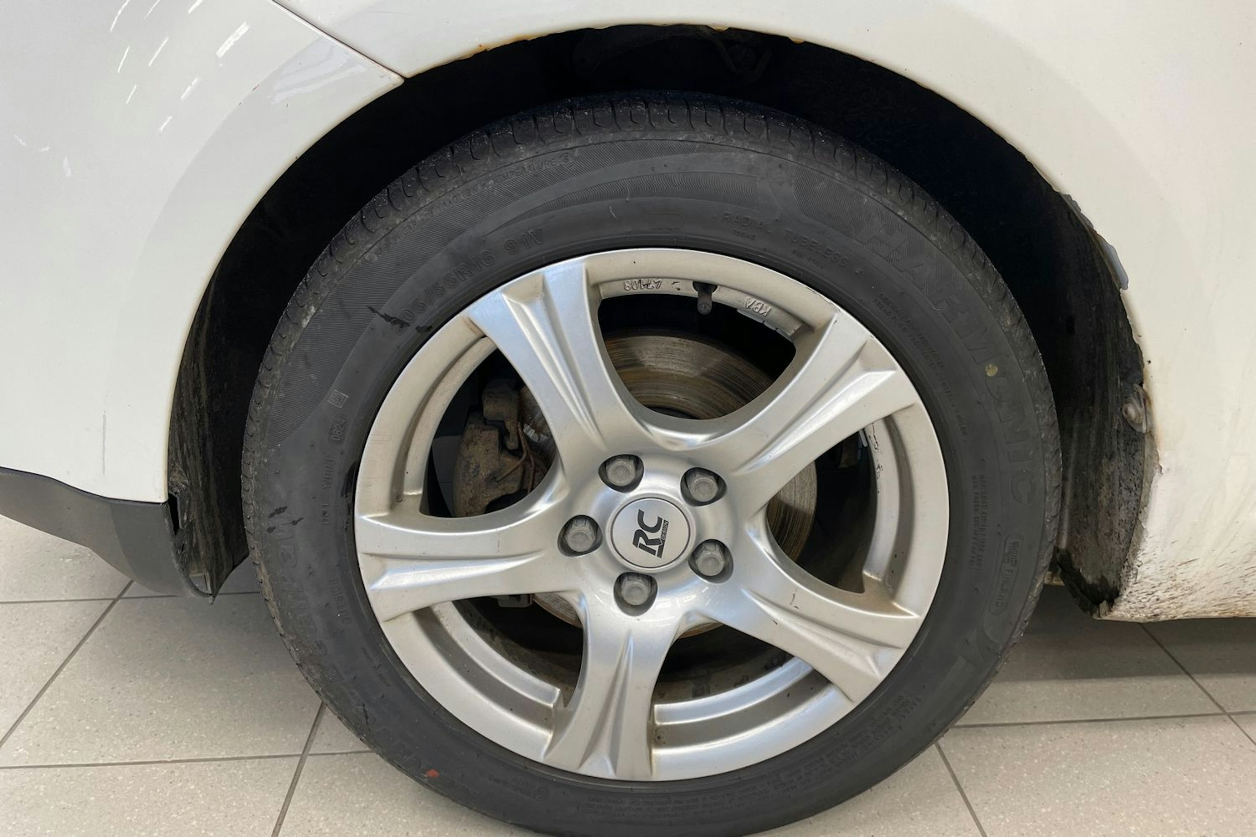 Valkoinen Ford Focus C-Max 2005 kuva 10.