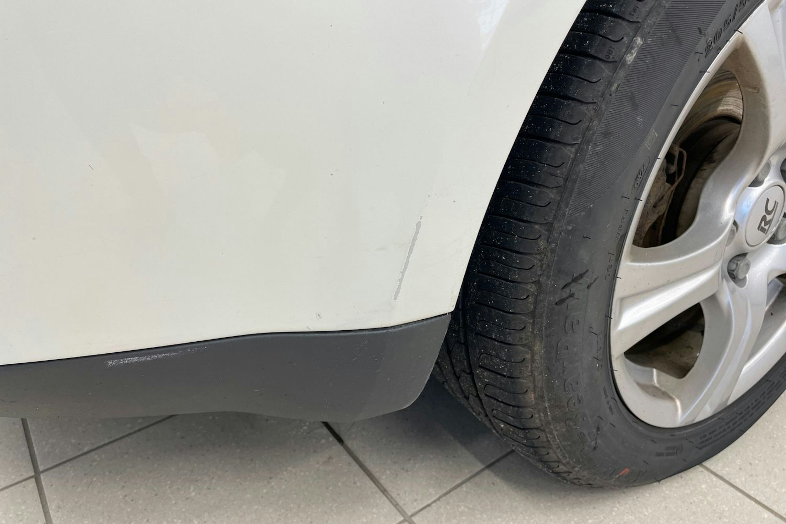 Valkoinen Ford Focus C-Max 2005 kuva 15.
