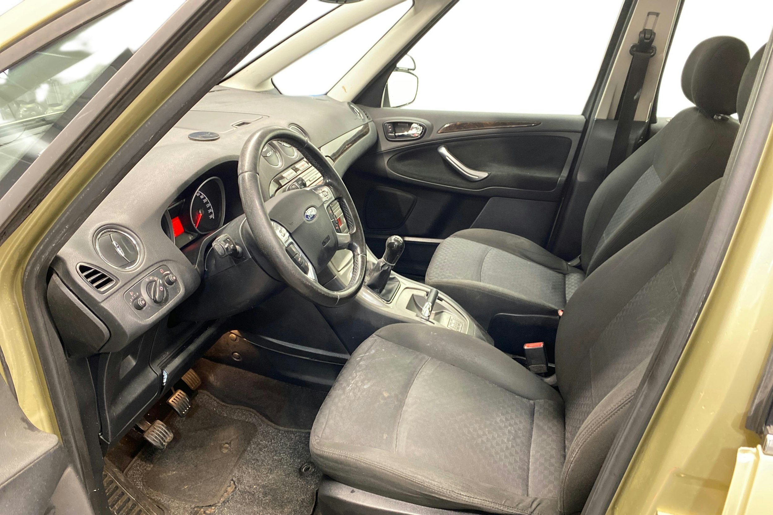 ruskea (beige) Ford Galaxy 2006 kuva 6.