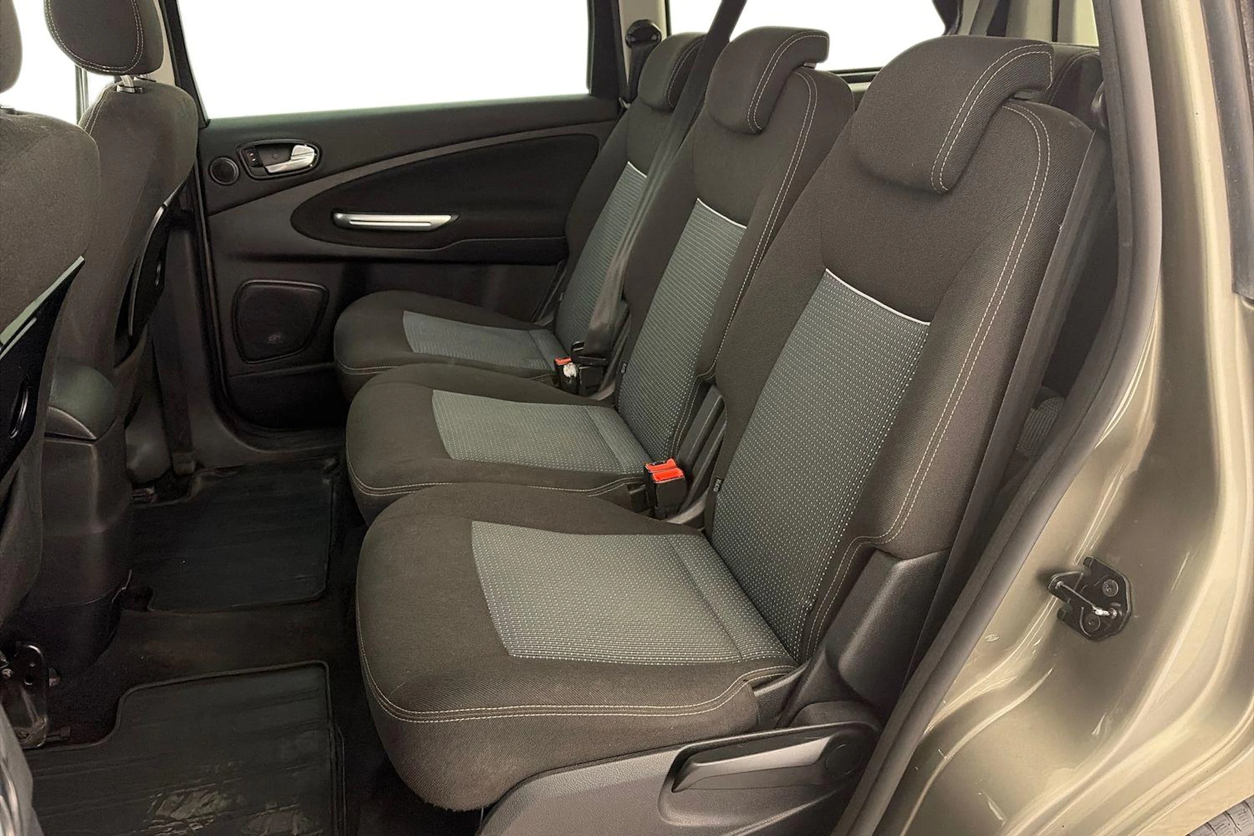 harmaa Ford Galaxy 2010 kuva 8.