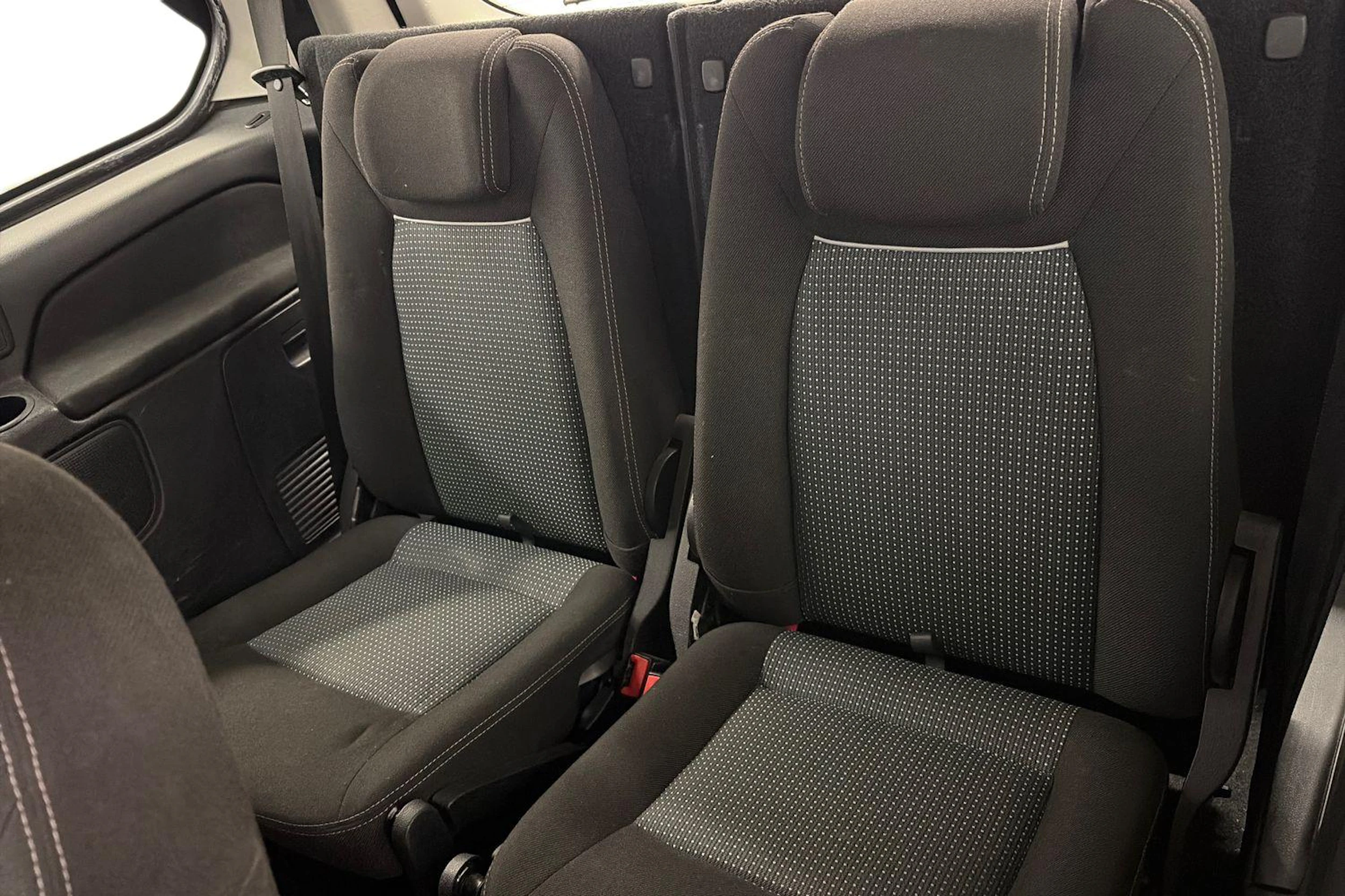 harmaa Ford Galaxy 2010 kuva 9.