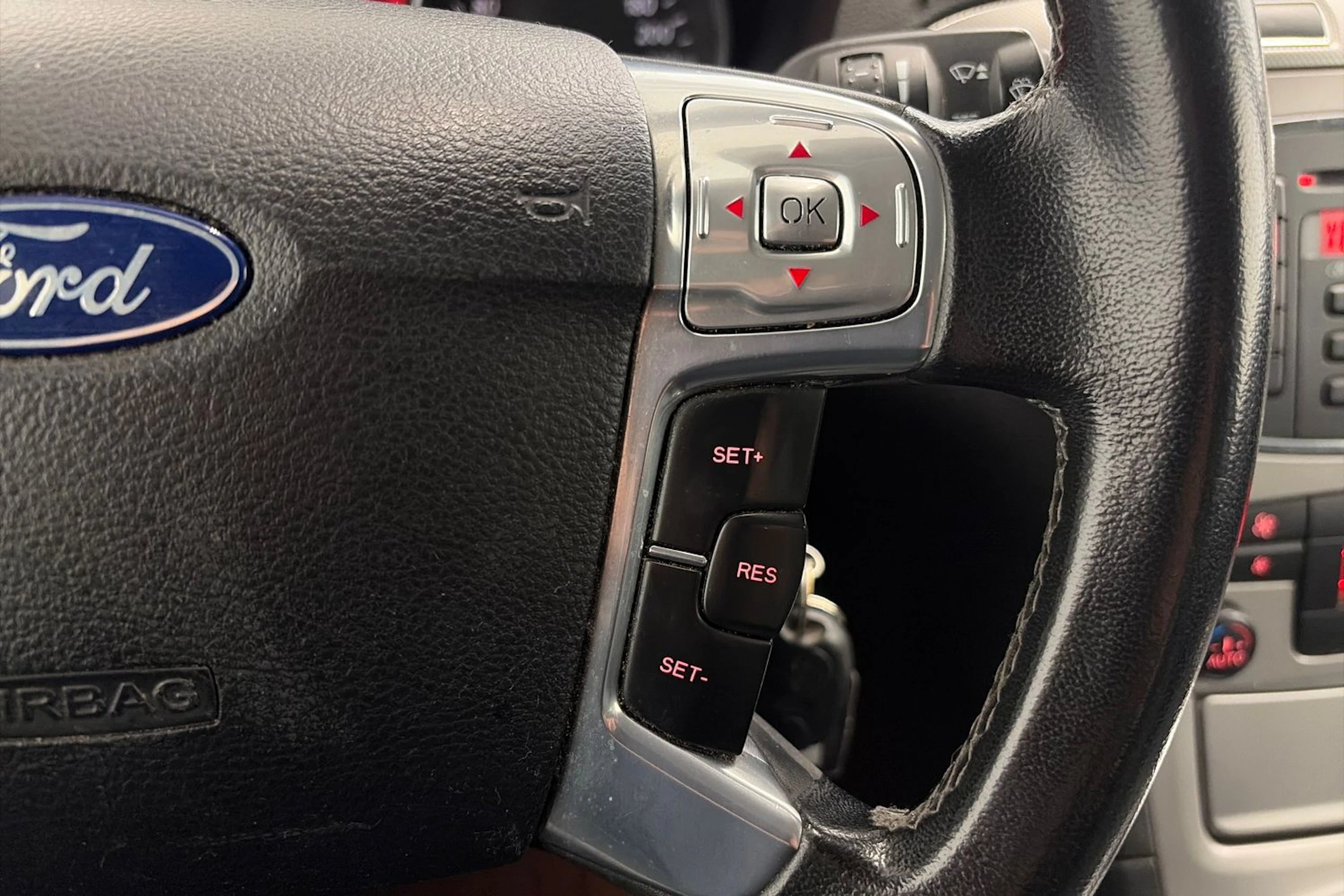 harmaa Ford Galaxy 2010 kuva 17.