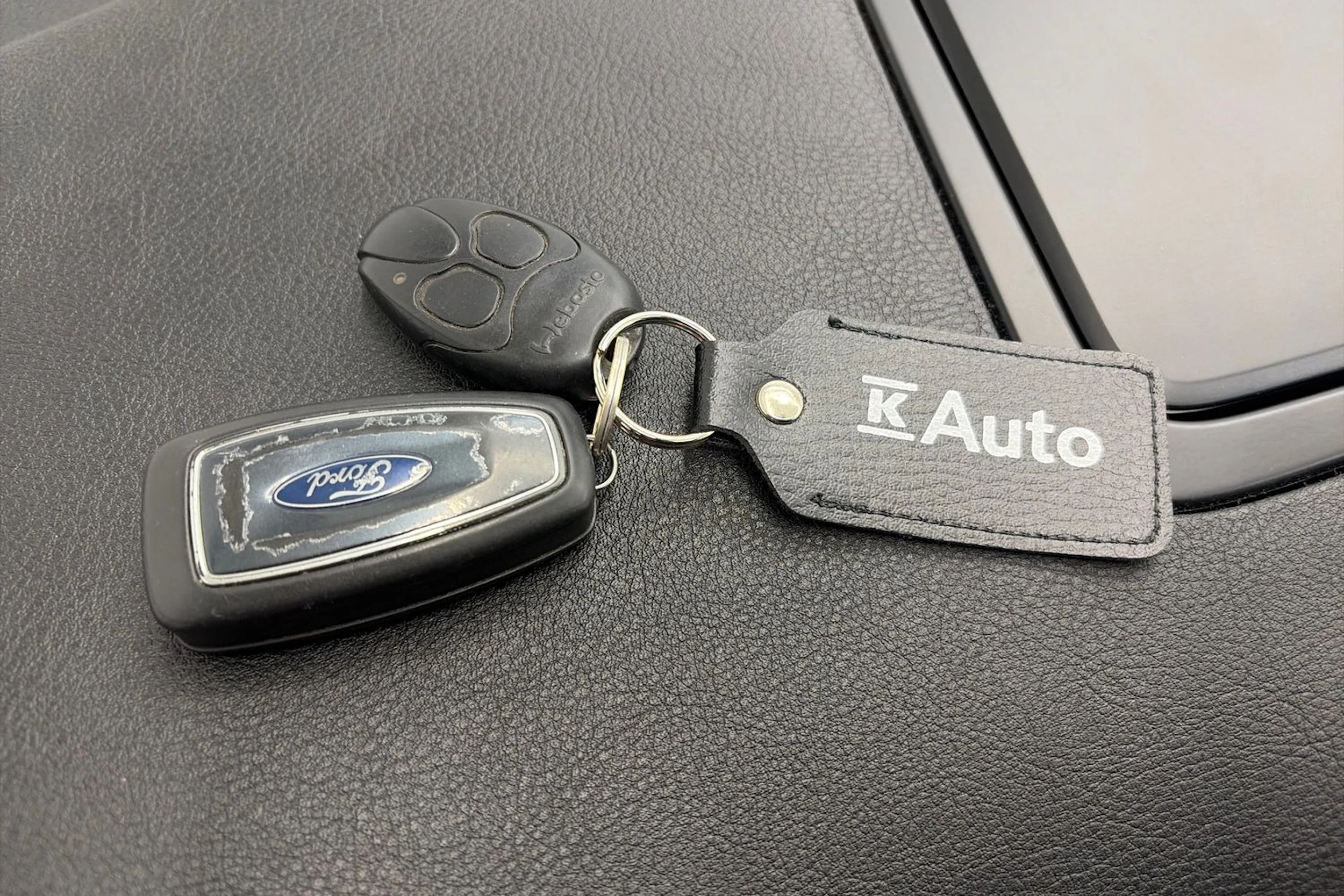 harmaa Ford Galaxy 2010 kuva 24.
