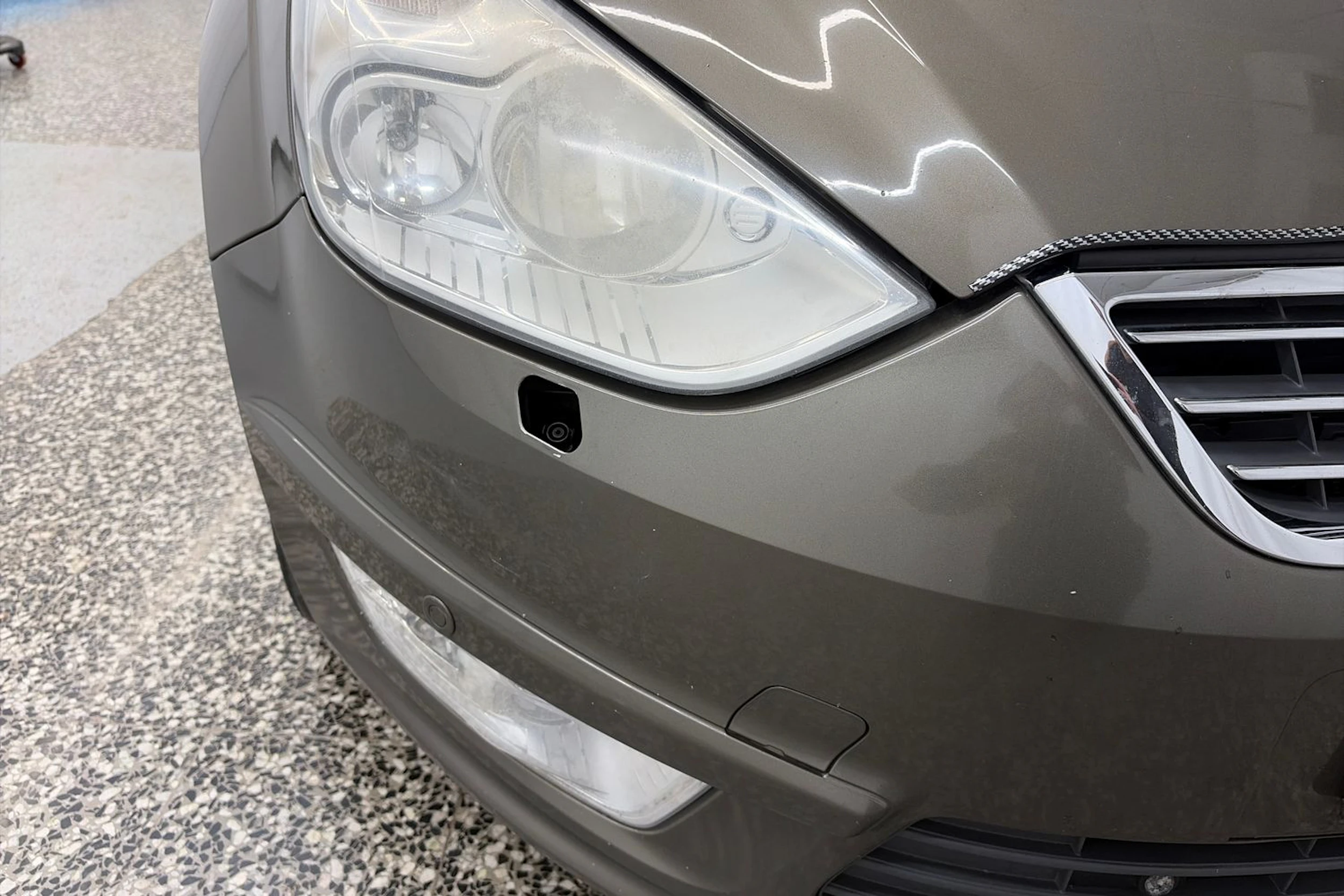 harmaa Ford Galaxy 2010 kuva 26.