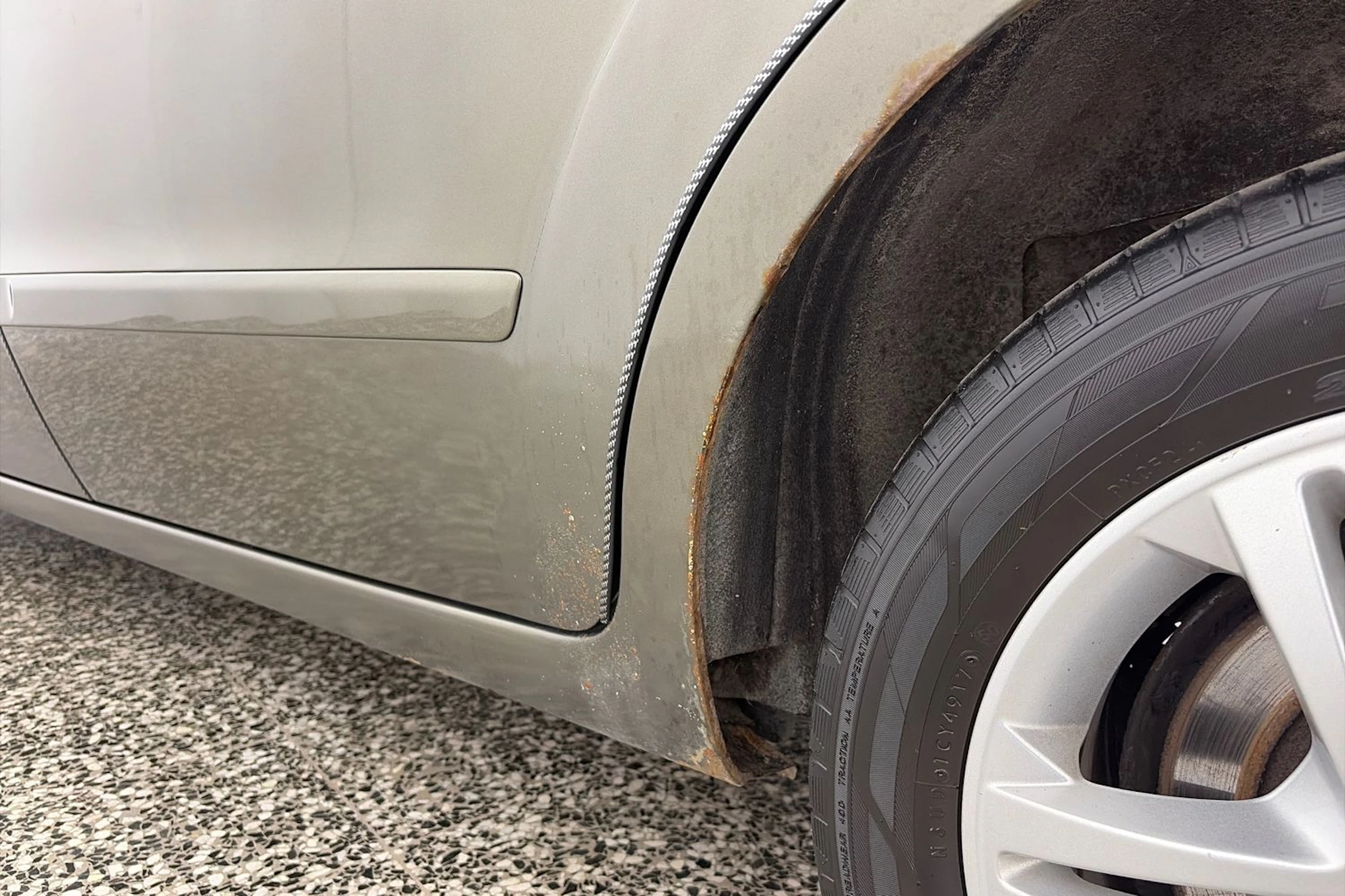 harmaa Ford Galaxy 2010 kuva 34.