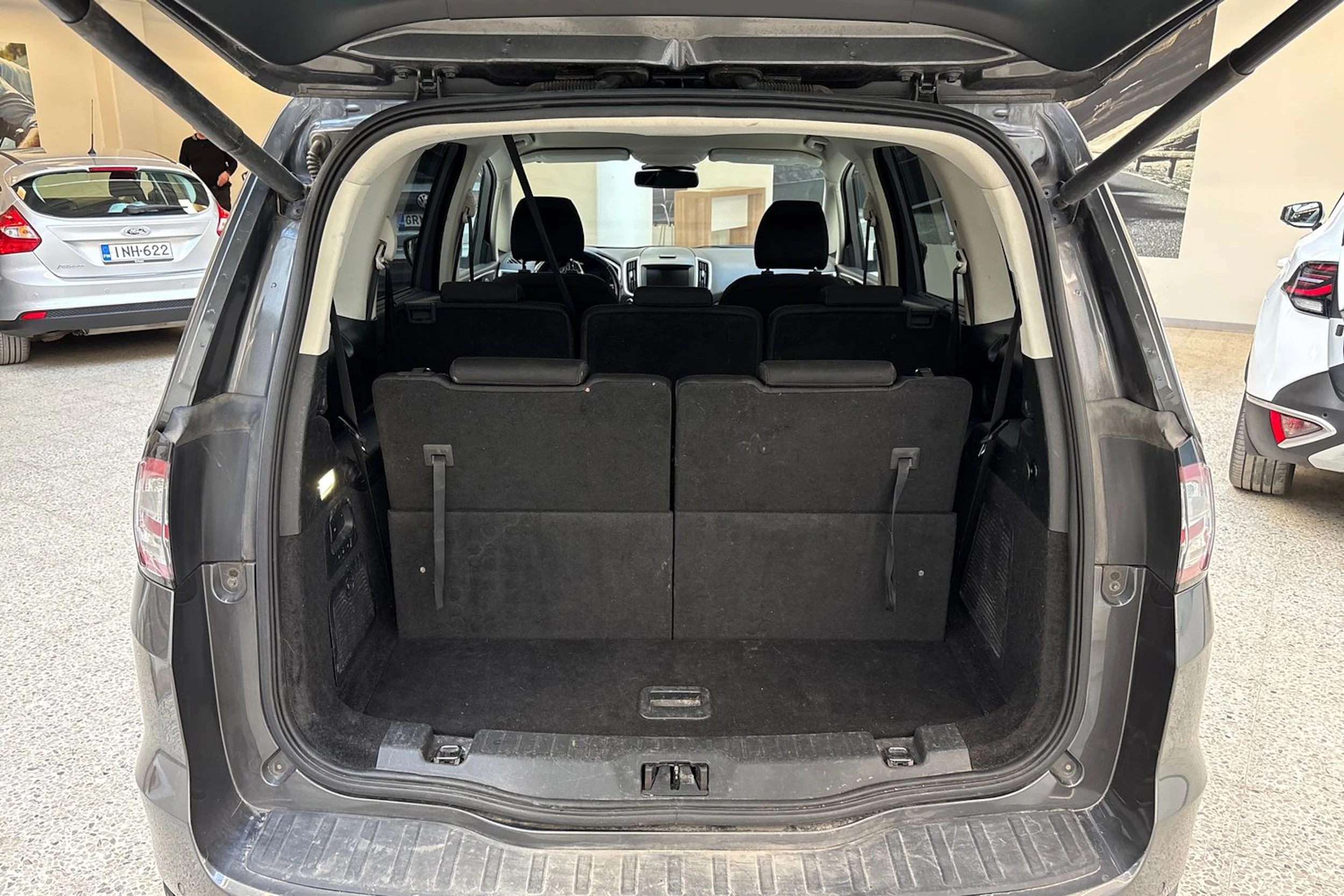 Harmaa Ford GALAXY 2016 kuva 12.