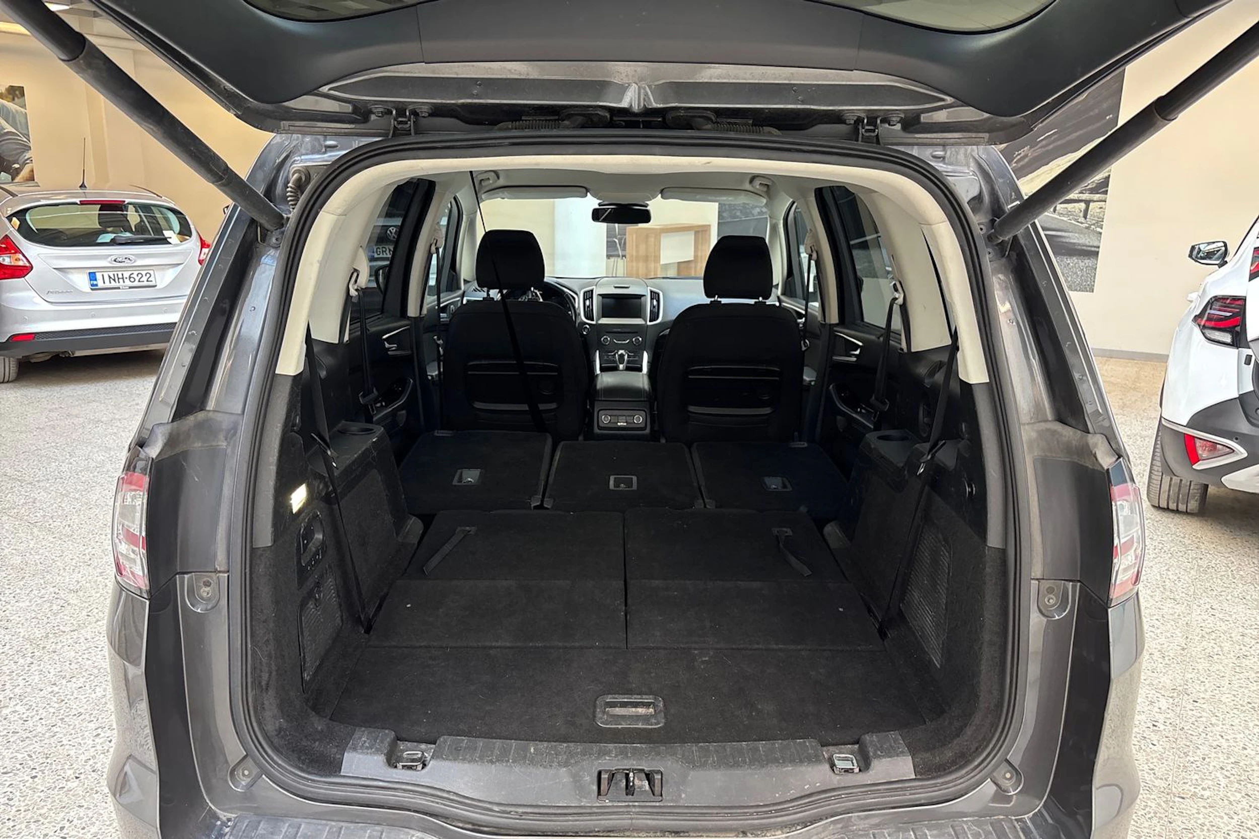 Harmaa Ford GALAXY 2016 kuva 14.