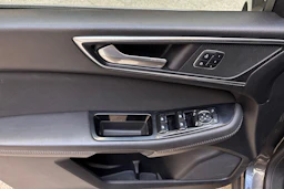 Harmaa Ford GALAXY 2016 kuva 17.