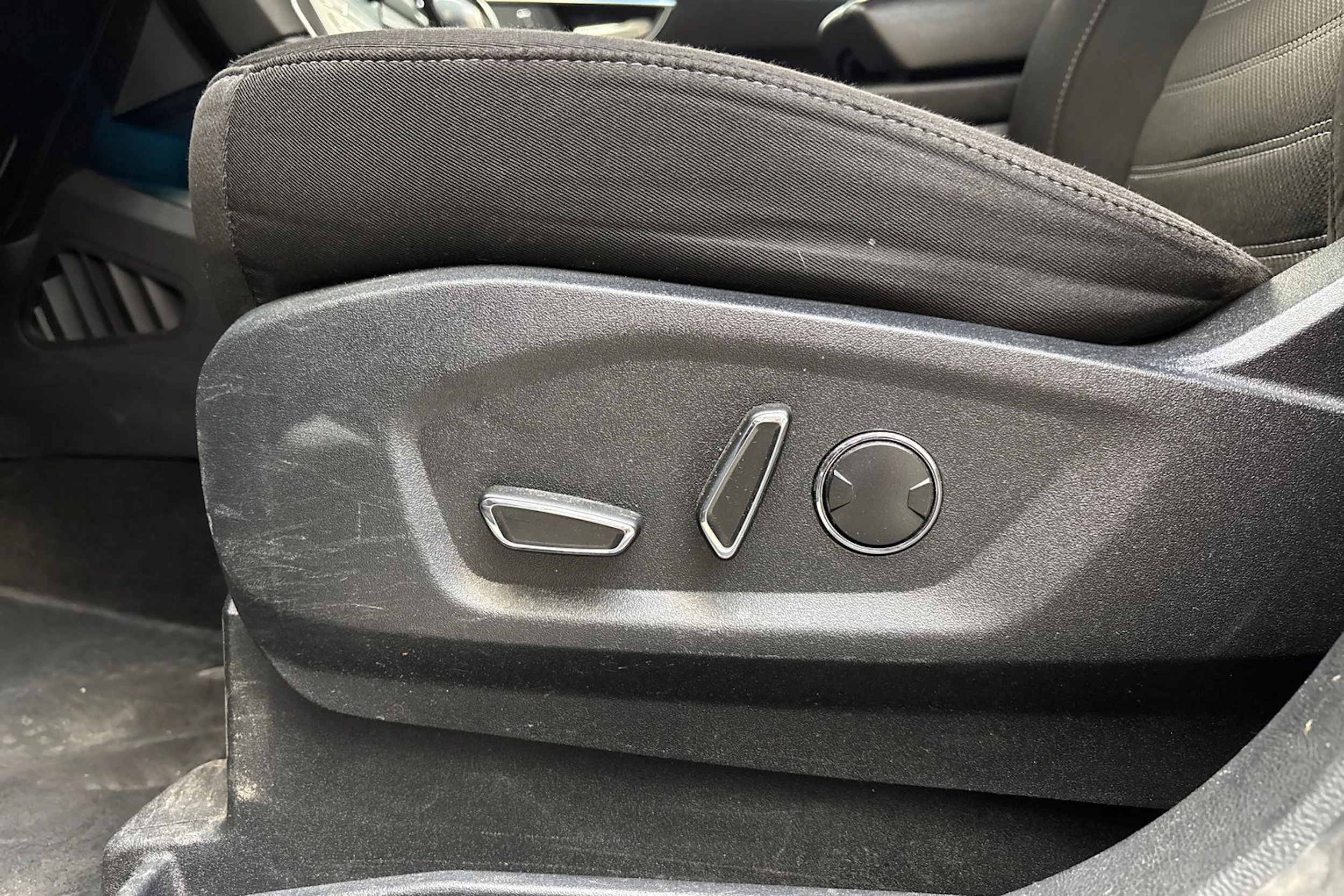 Harmaa Ford GALAXY 2016 kuva 18.