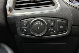 Harmaa Ford GALAXY 2016 kuva 19.