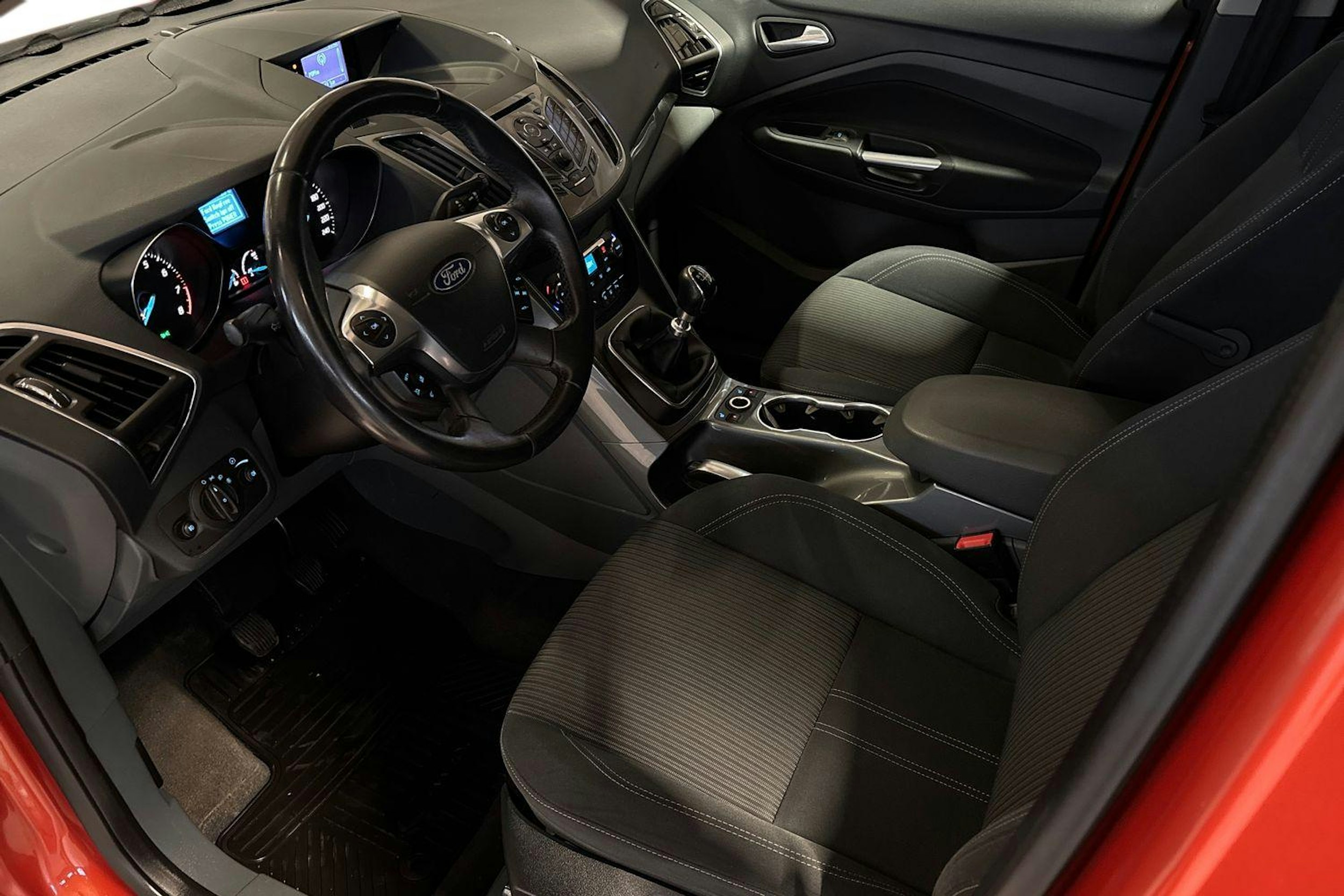 punainen Ford Grand C-Max 2012 kuva 7.