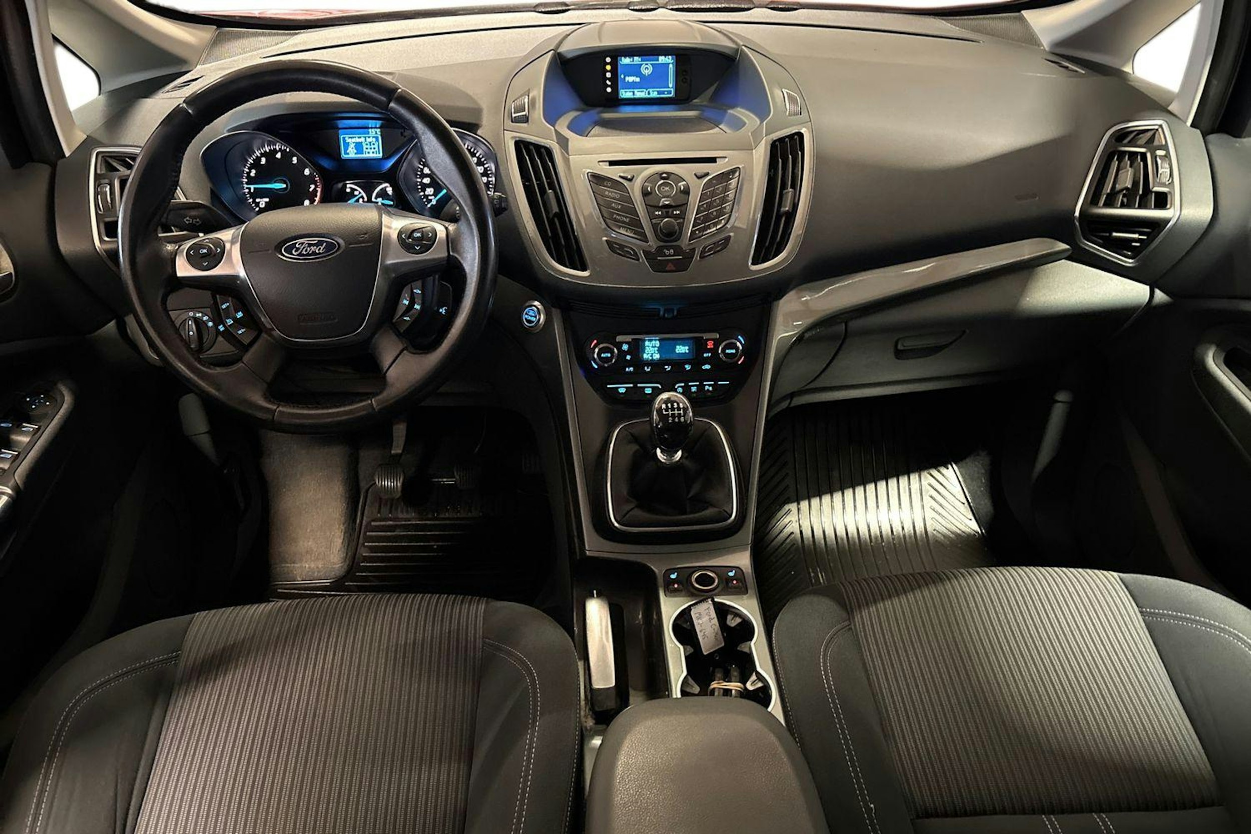 punainen Ford Grand C-Max 2012 kuva 9.