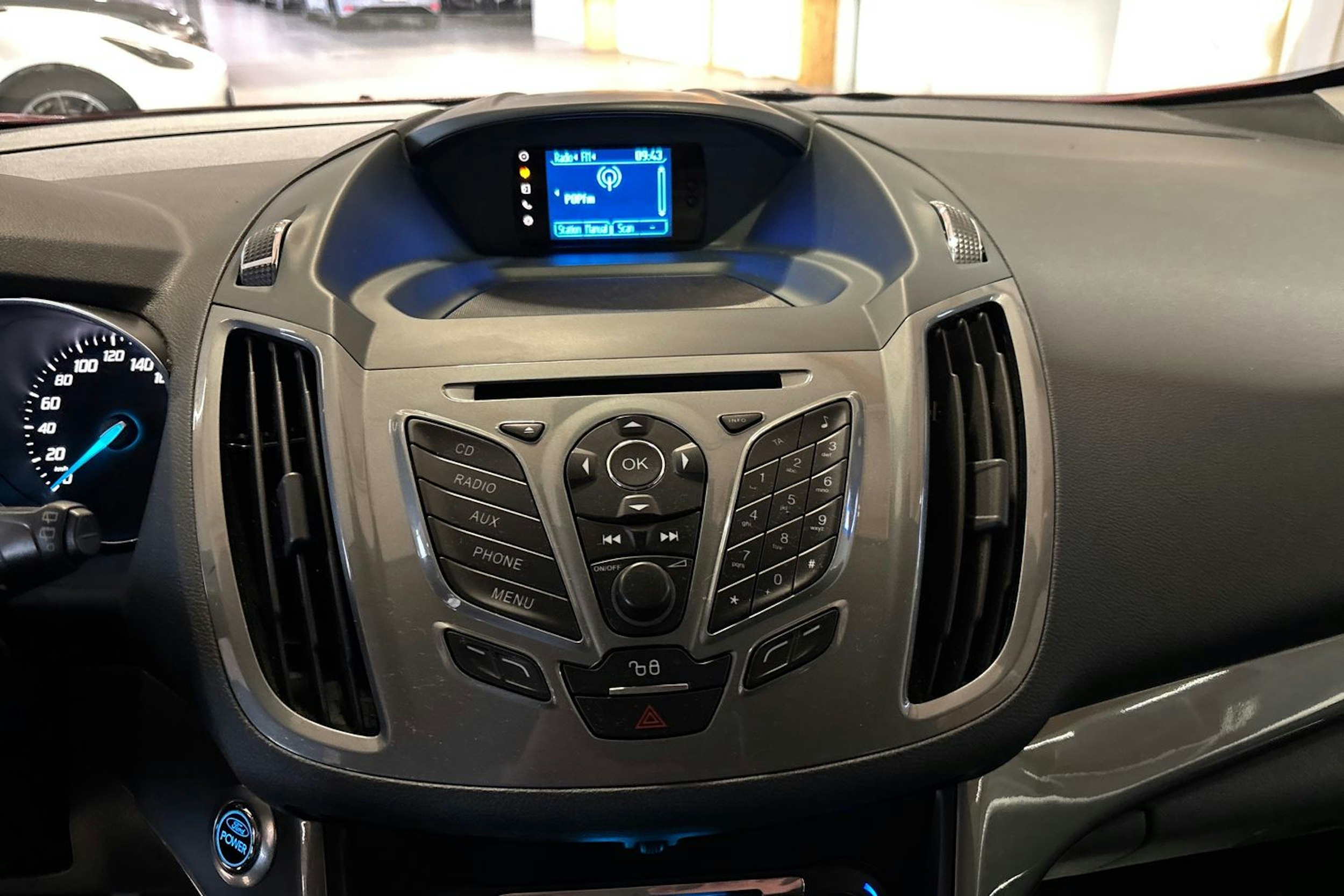 punainen Ford Grand C-Max 2012 kuva 21.