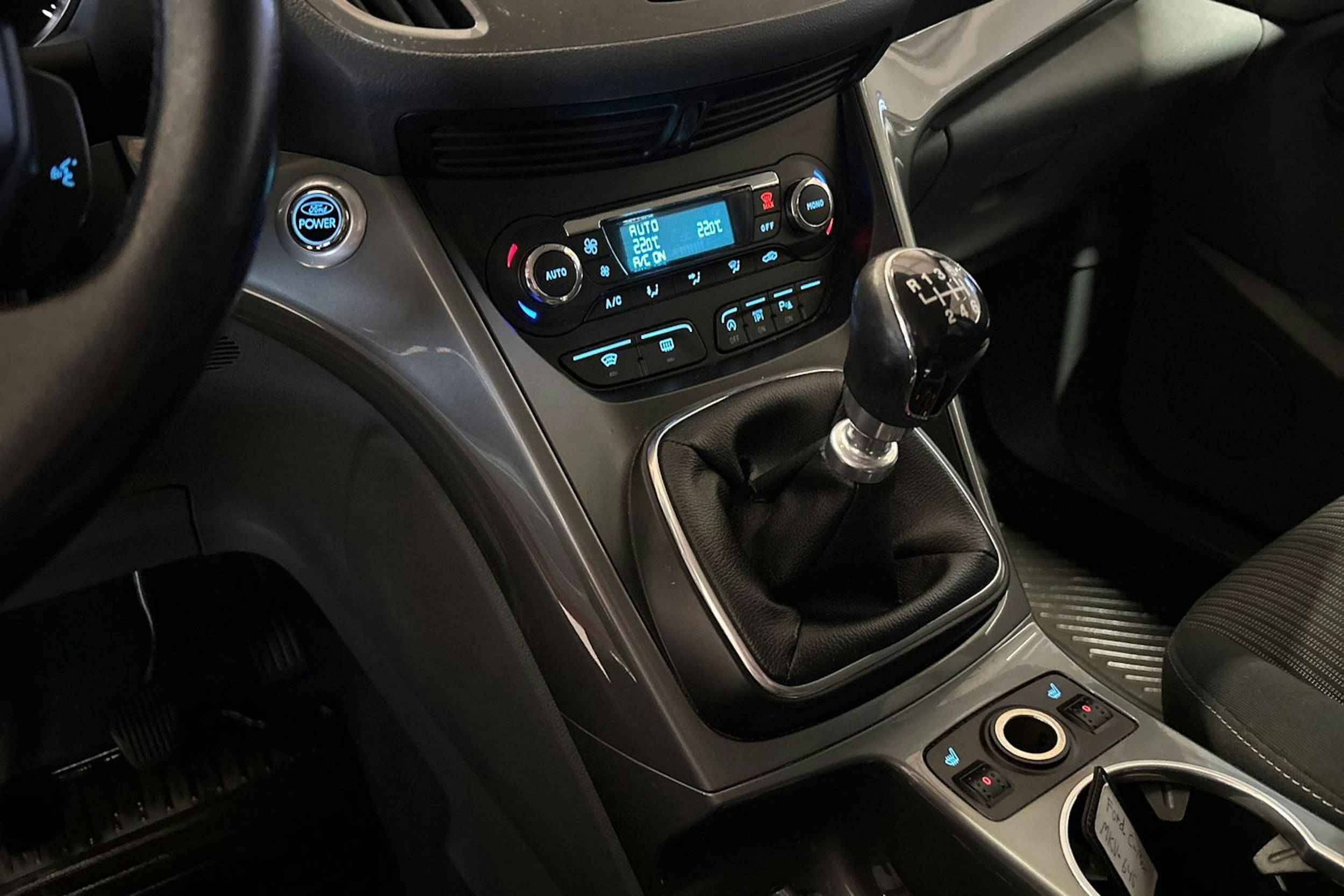 punainen Ford Grand C-Max 2012 kuva 24.