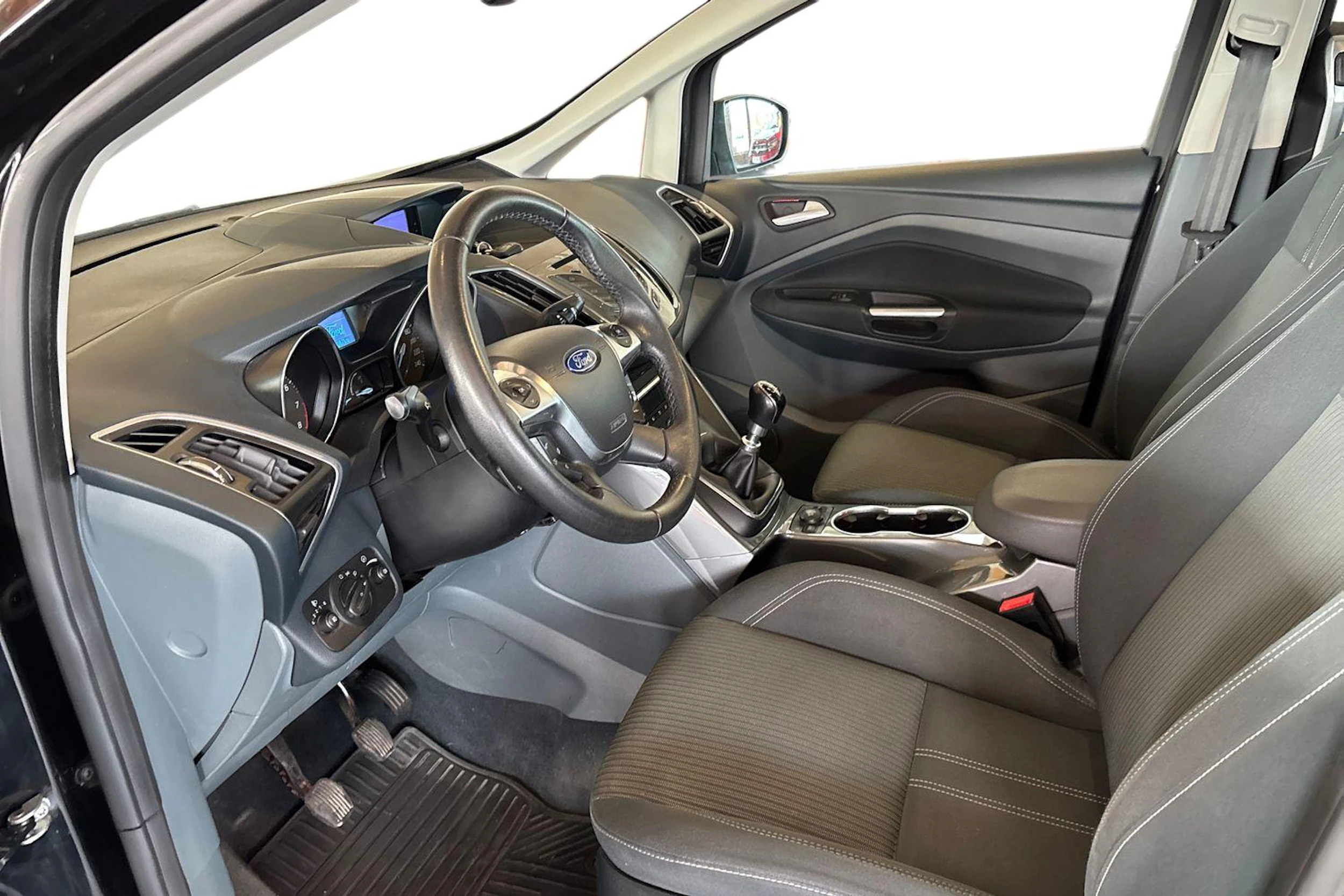 musta Ford Grand C-Max 2013 kuva 6.
