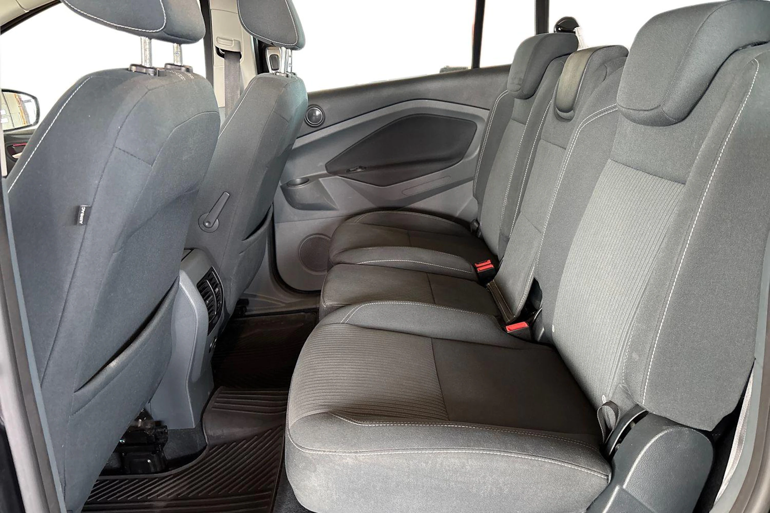 musta Ford Grand C-Max 2013 kuva 8.
