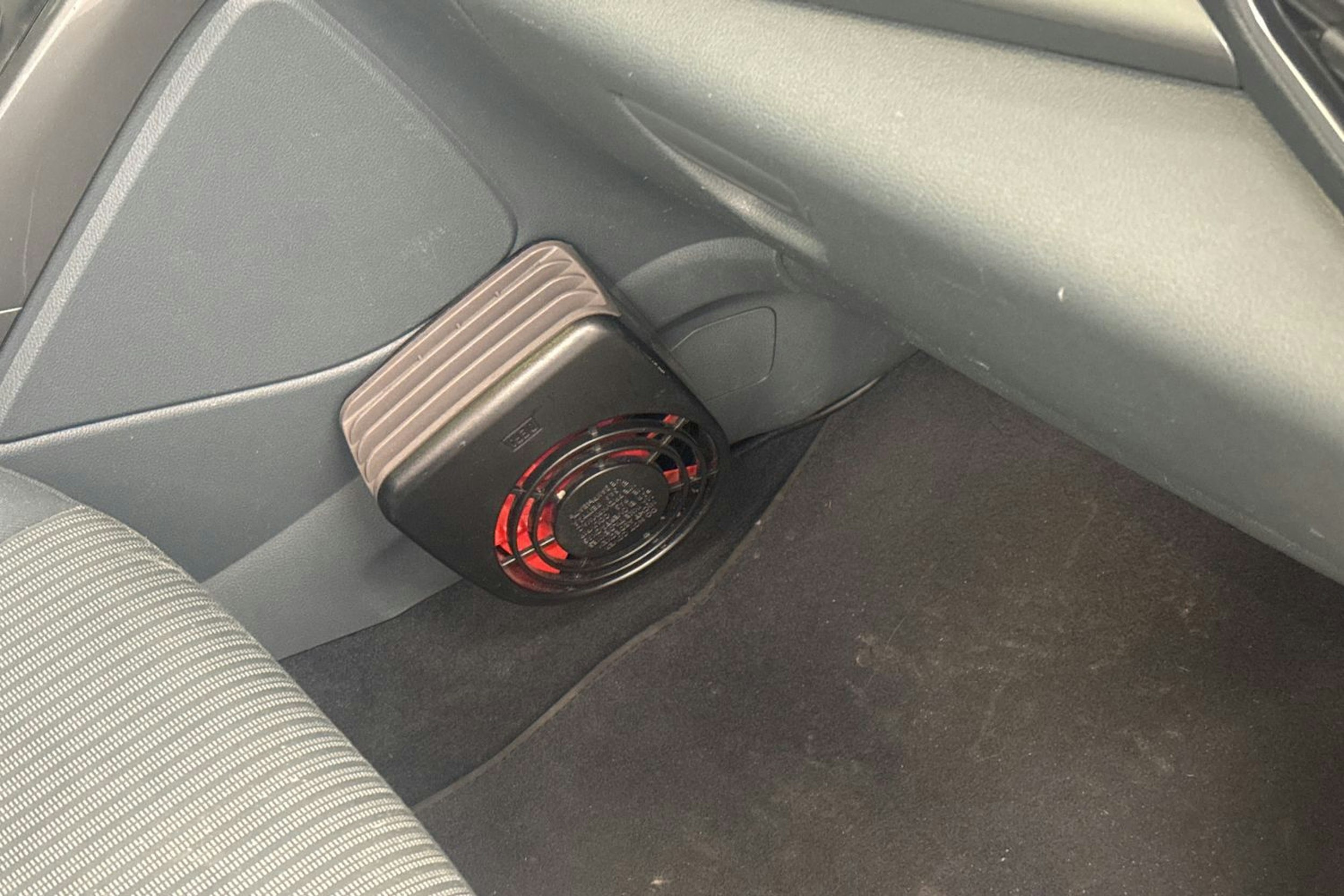 Ruskea (beige) Ford Grand C-Max 2013 kuva 11.