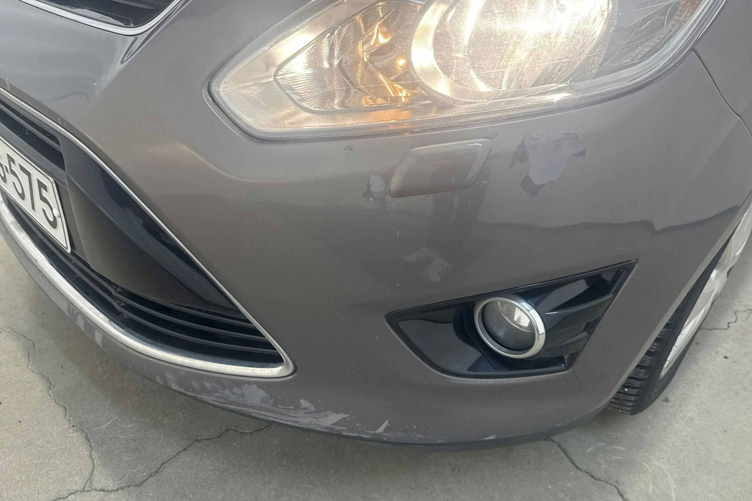 Ruskea (beige) Ford Grand C-Max 2013 kuva 13.