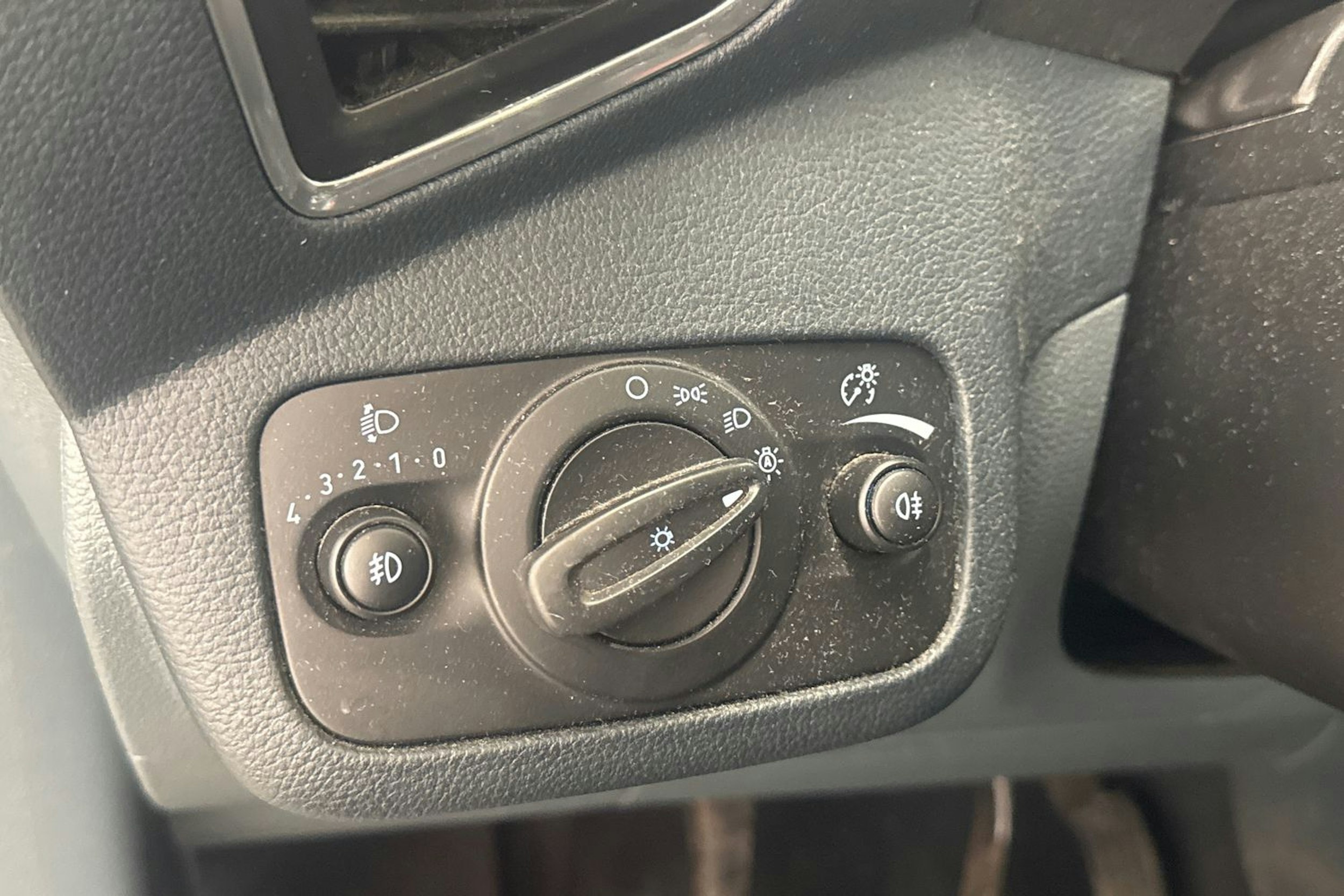 Ruskea (beige) Ford Grand C-Max 2013 kuva 16.