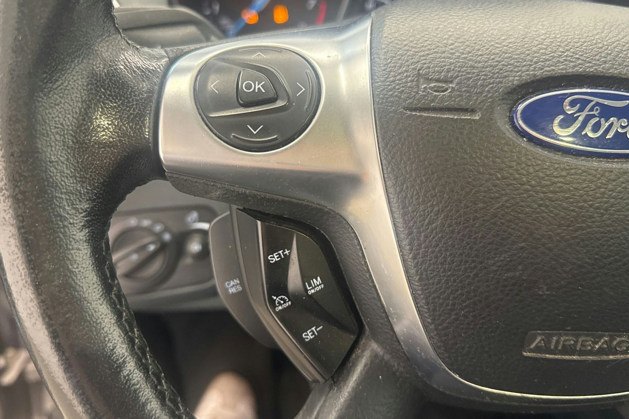 Ruskea (beige) Ford Grand C-Max 2013 kuva 17.