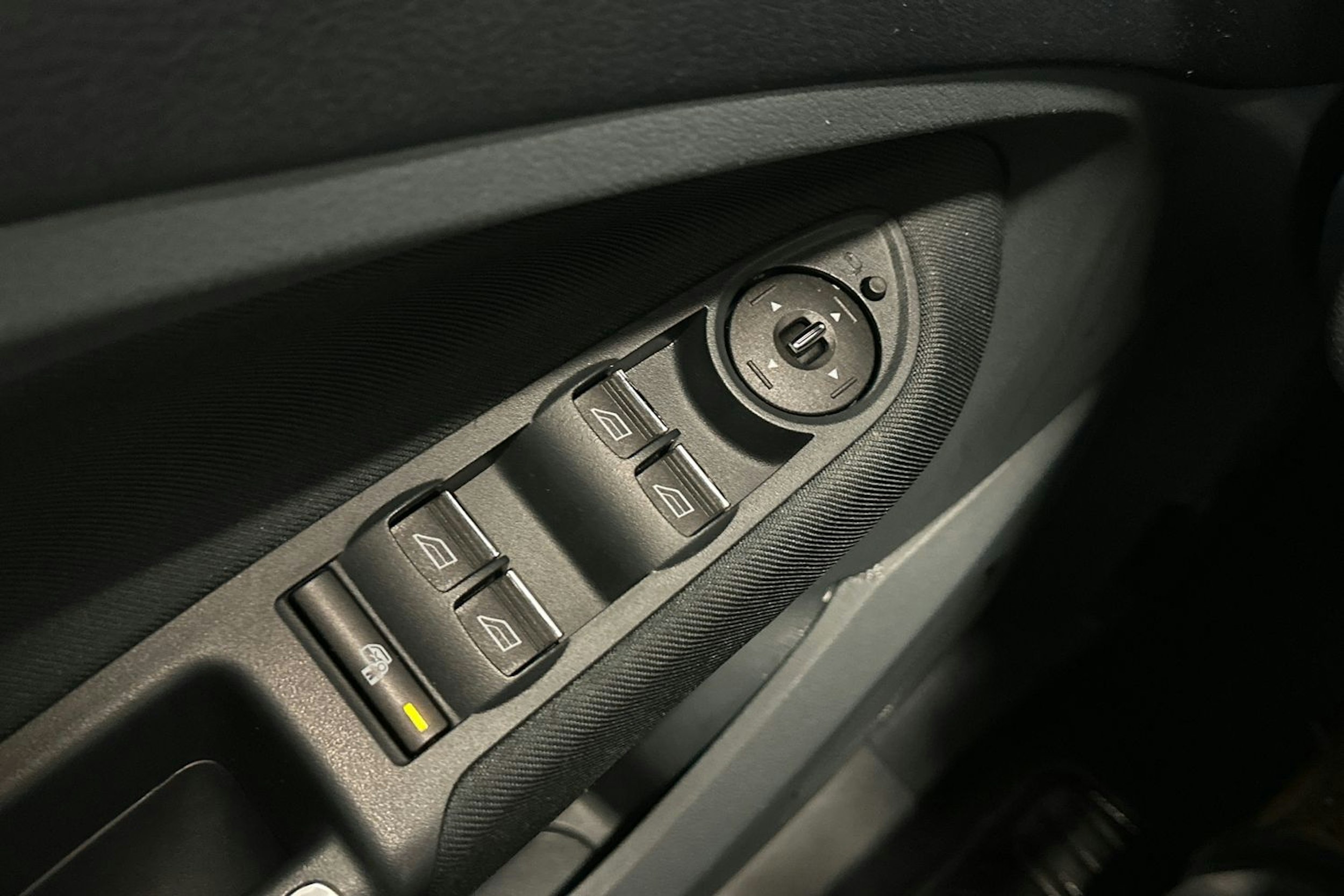 valkoinen Ford Grand C-Max 2014 kuva 18.