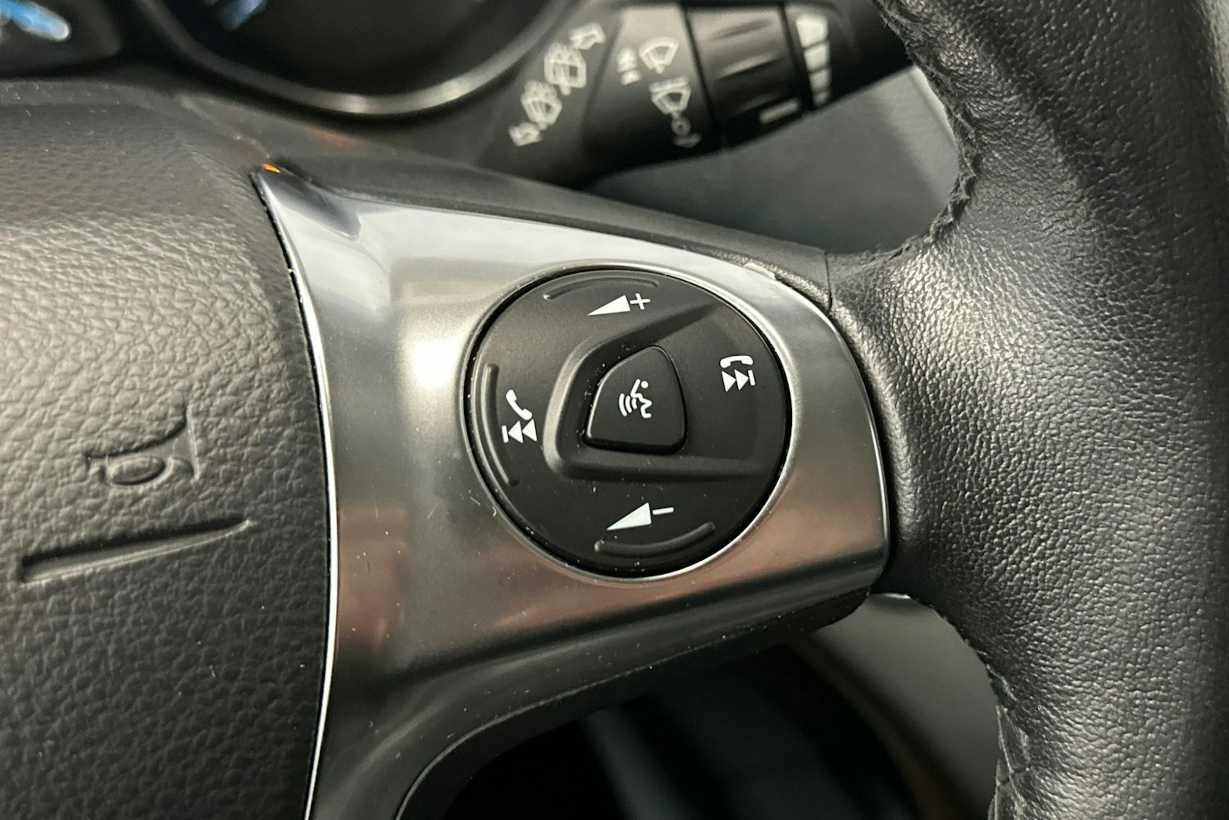 valkoinen Ford Grand C-Max 2014 kuva 22.