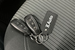 valkoinen Ford Grand C-Max 2014 kuva 29.