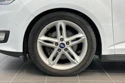 valkoinen Ford Grand C-Max 2016 kuva 13.
