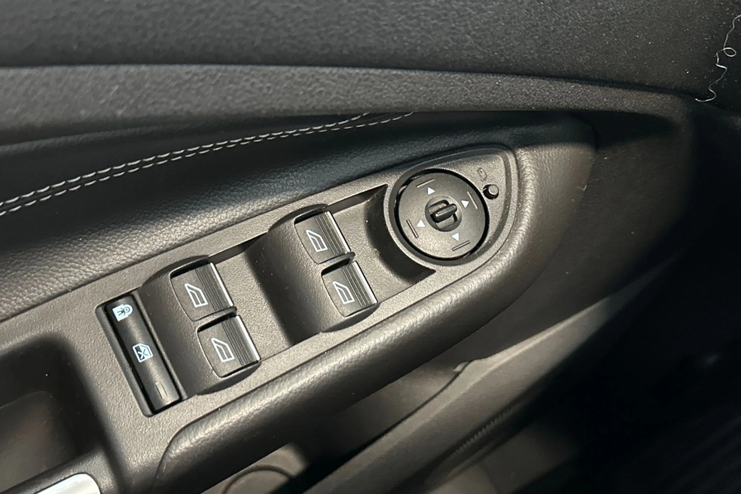 valkoinen Ford Grand C-Max 2016 kuva 18.