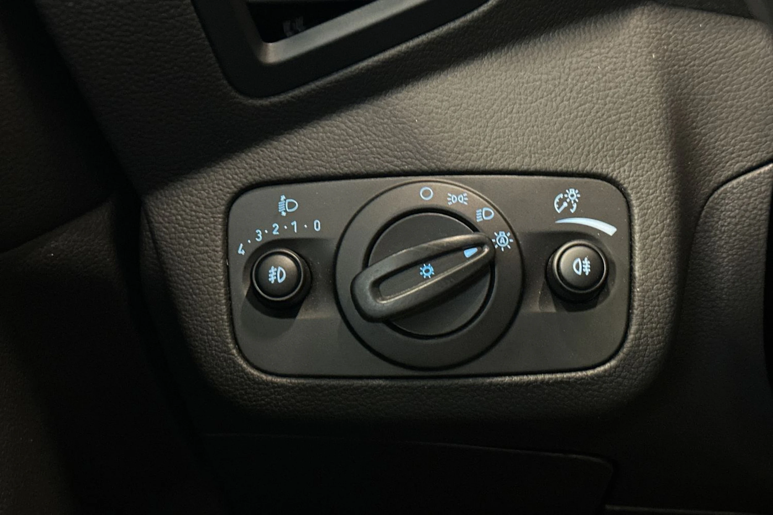 harmaa Ford Grand C-Max 2016 kuva 11.