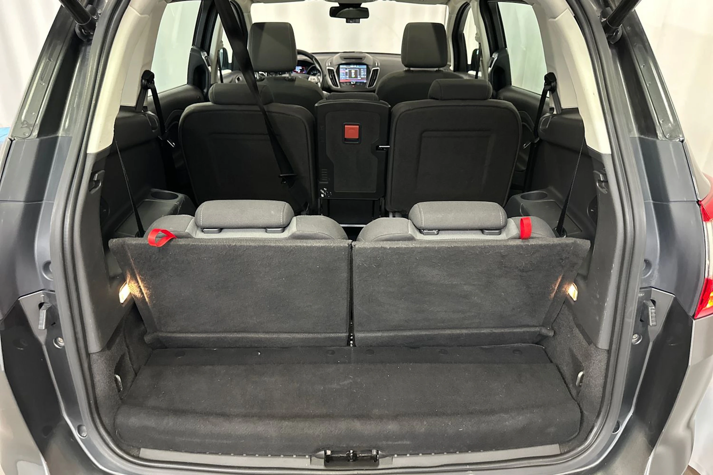 harmaa Ford Grand C-Max 2016 kuva 26.