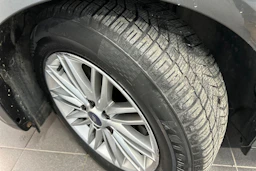 harmaa Ford Grand C-Max 2016 kuva 30.