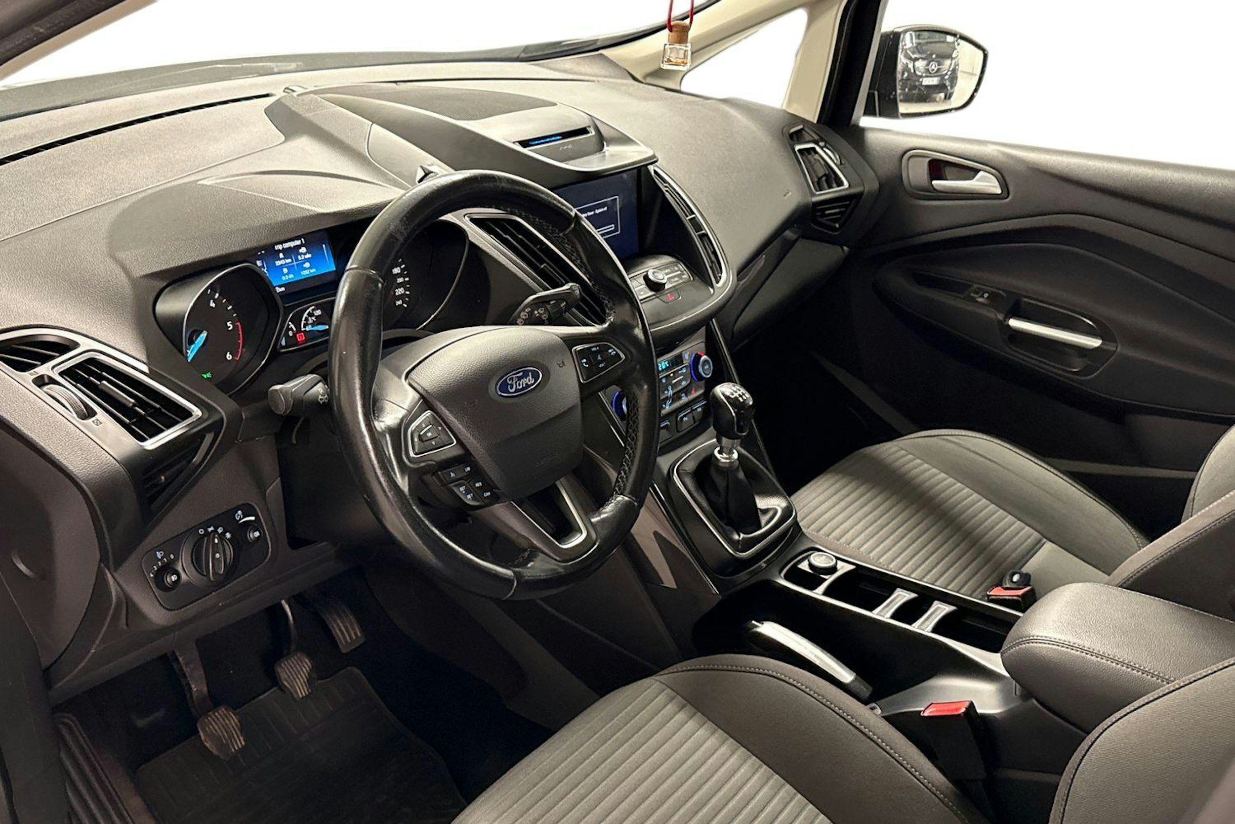 harmaa Ford Grand C-Max 2016 kuva 6.