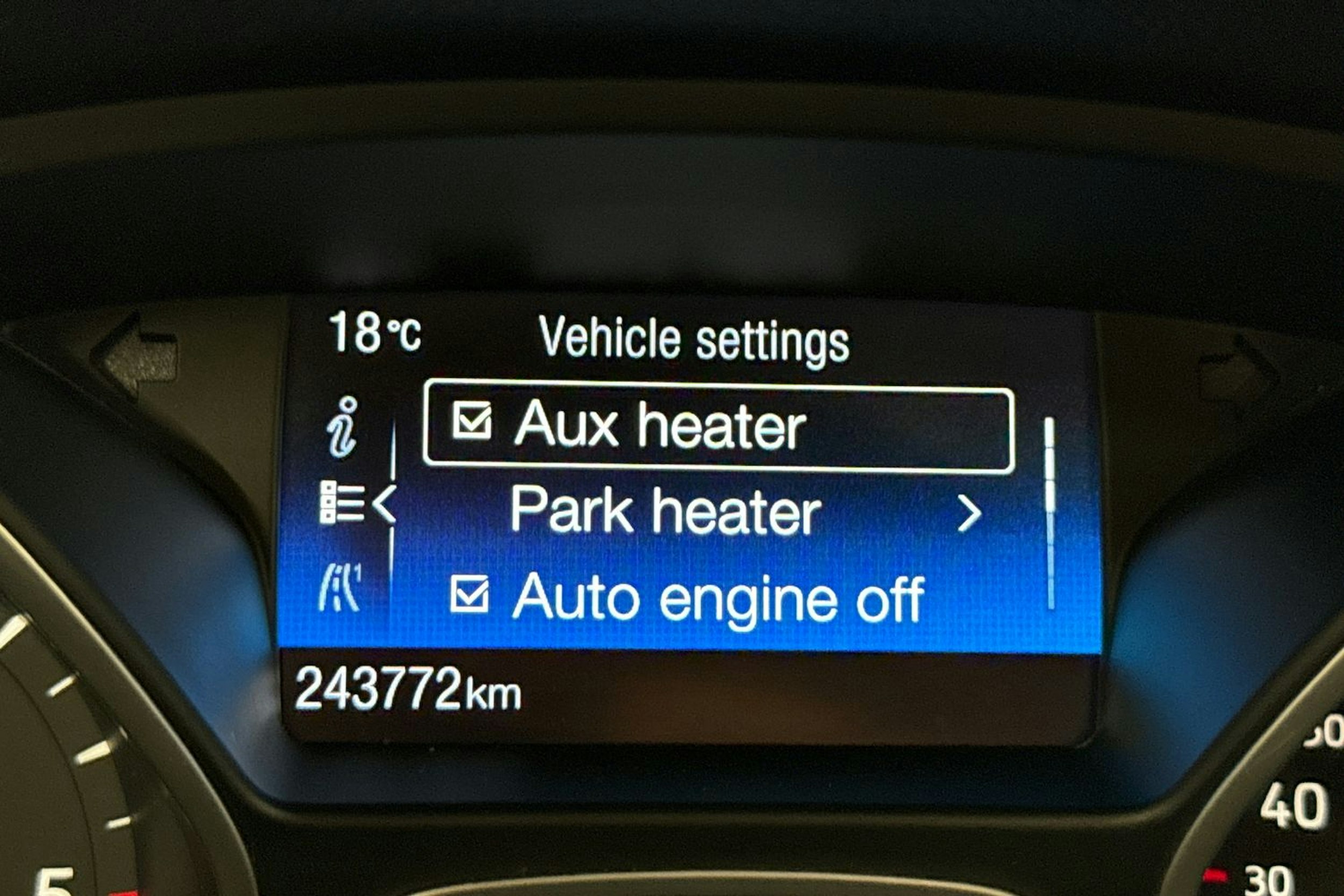 harmaa Ford Grand C-Max 2016 kuva 15.