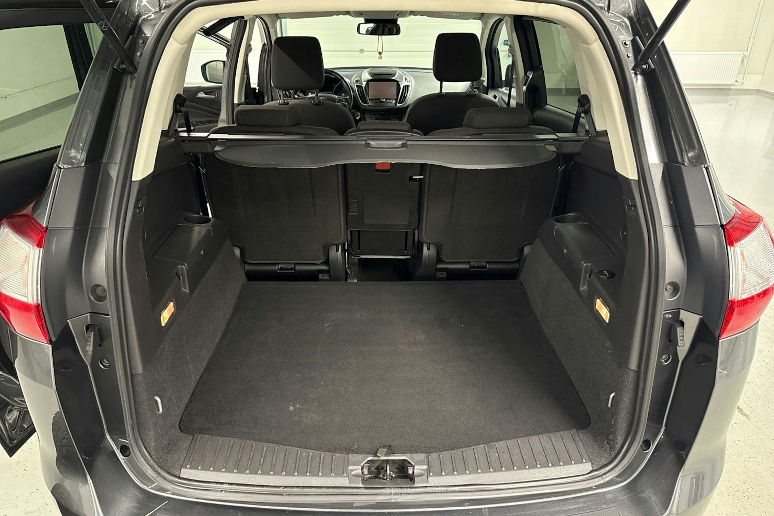 harmaa Ford Grand C-Max 2016 kuva 19.
