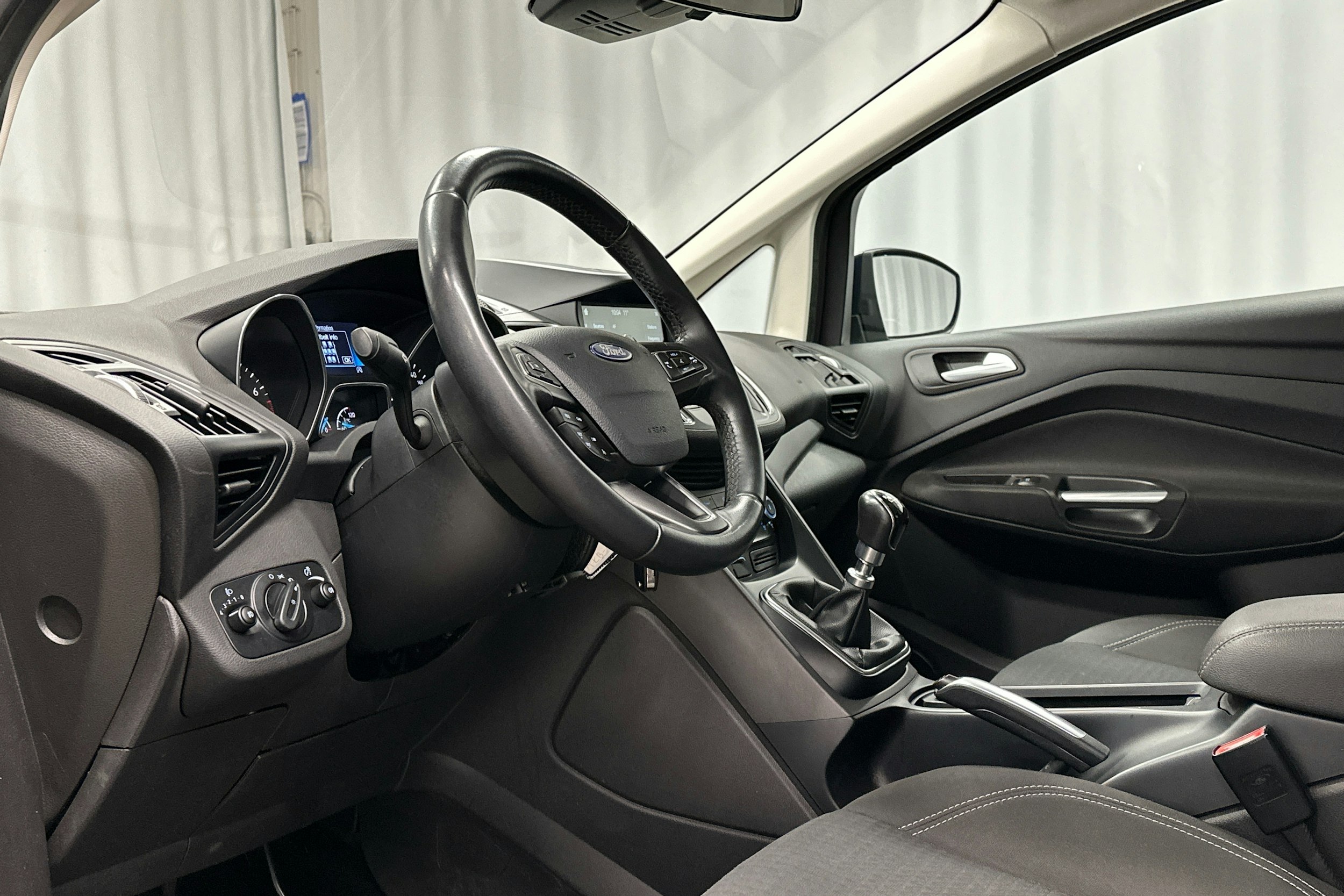 sininen Ford Grand C-Max 2018 kuva 6.