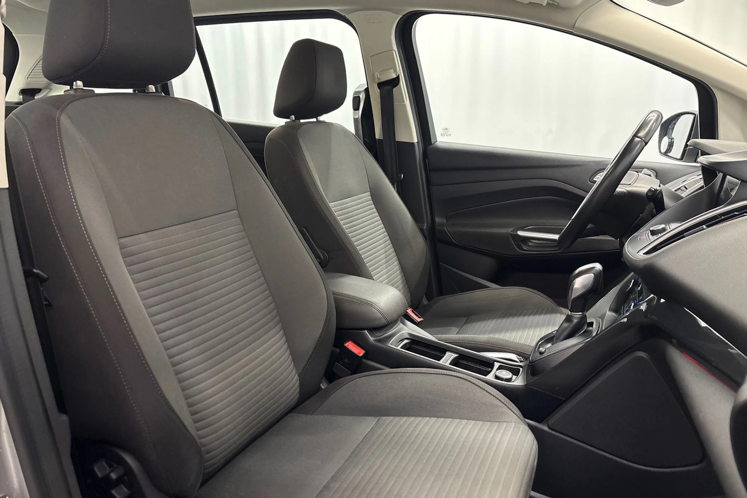harmaa Ford Grand C-Max 2019 kuva 11.