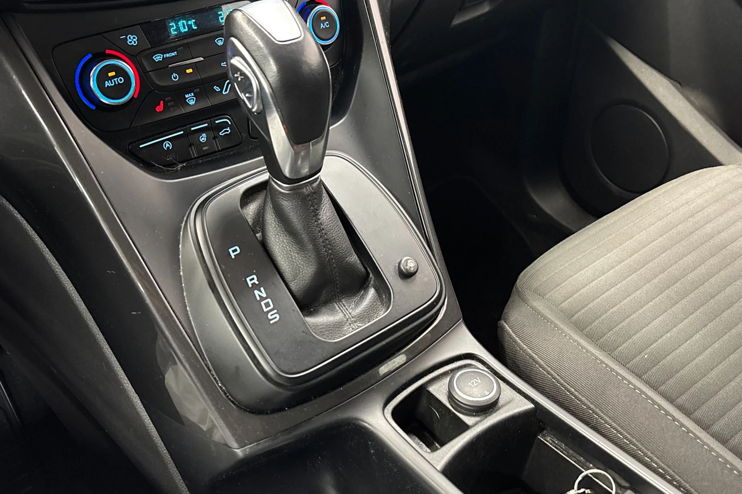 harmaa Ford Grand C-Max 2019 kuva 23.