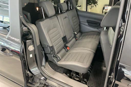 Musta Ford Grand Tourneo Connec 2021 kuva 13.