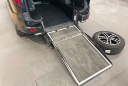 Musta Ford Grand Tourneo Connec 2021 kuva 17.