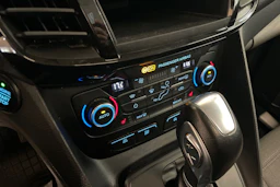 Musta Ford Grand Tourneo Connec 2021 kuva 18.