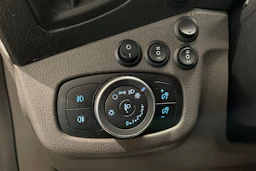 Musta Ford Grand Tourneo Connec 2021 kuva 20.
