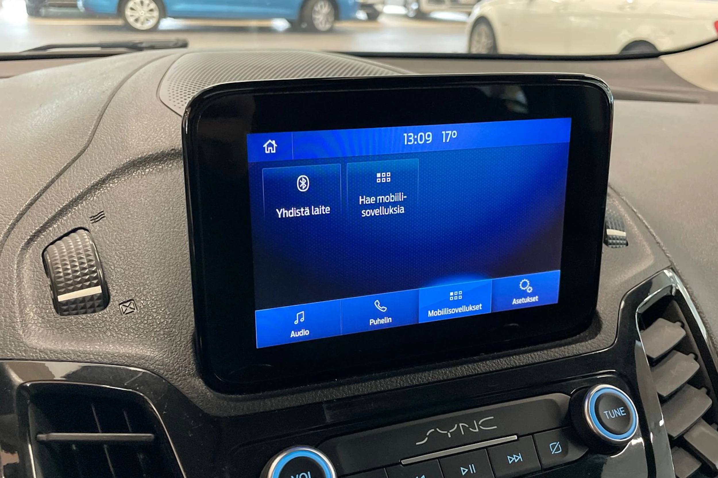 Musta Ford Grand Tourneo Connec 2021 kuva 21.