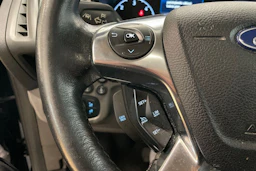 Musta Ford Grand Tourneo Connec 2021 kuva 24.